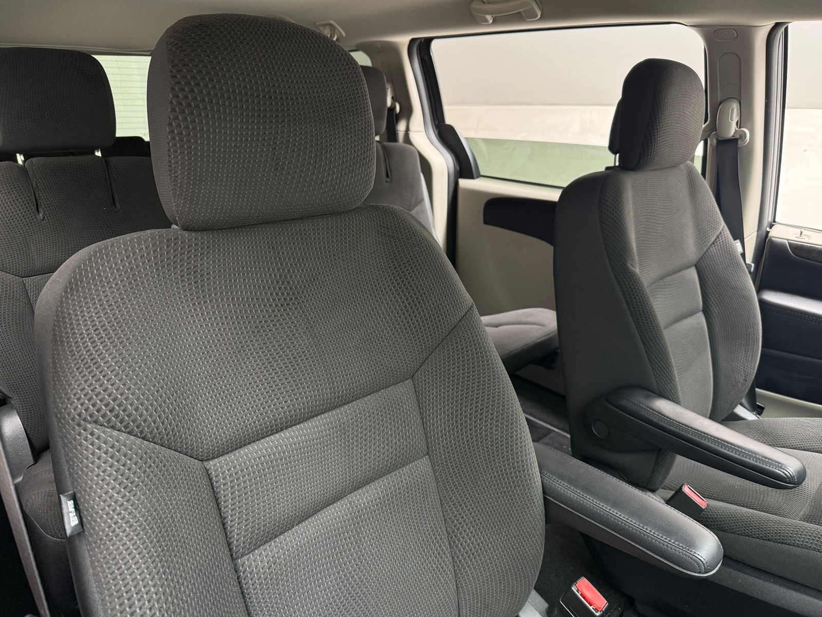 Thumbnail: 2018 Dodge Grand Caravan - 2