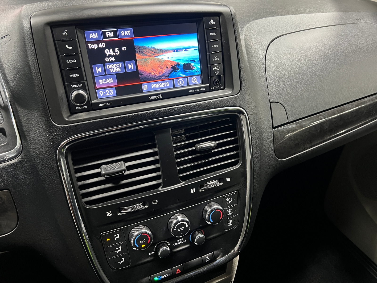 Thumbnail: 2018 Dodge Grand Caravan - 4
