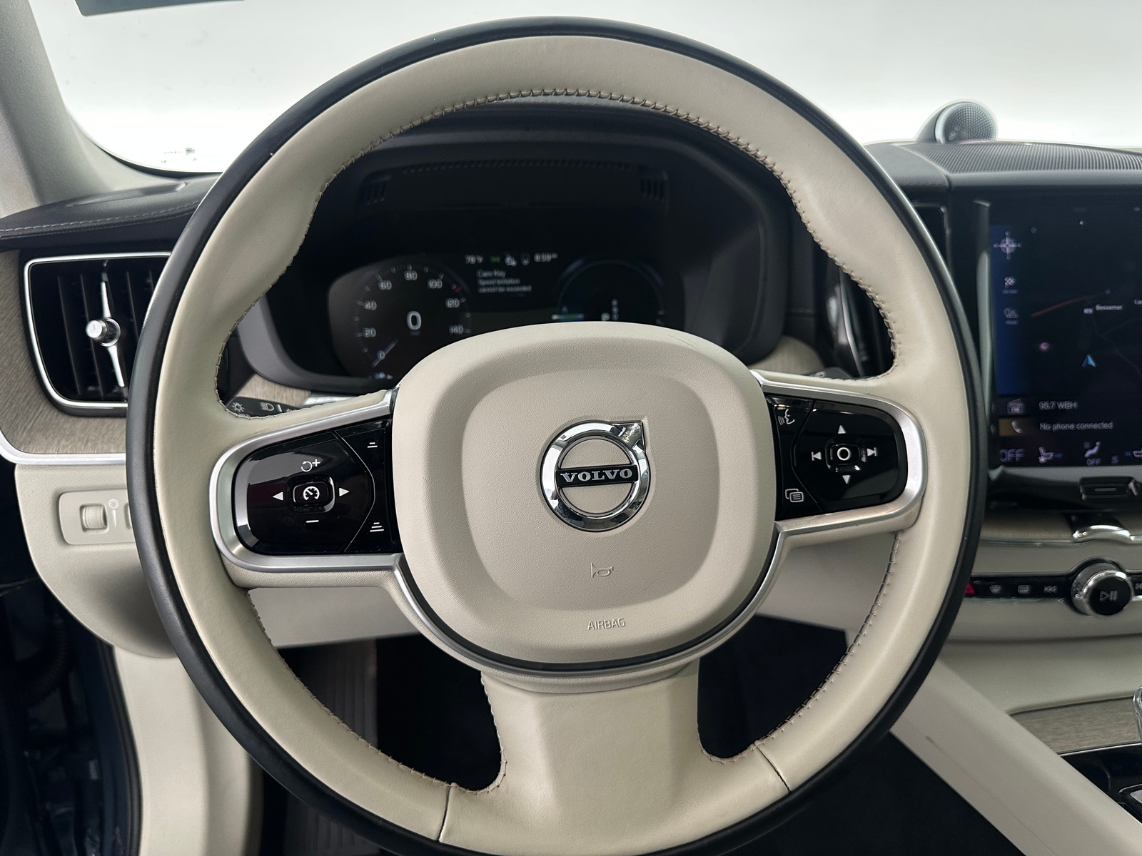 Thumbnail: 2021 Volvo XC60 - 4