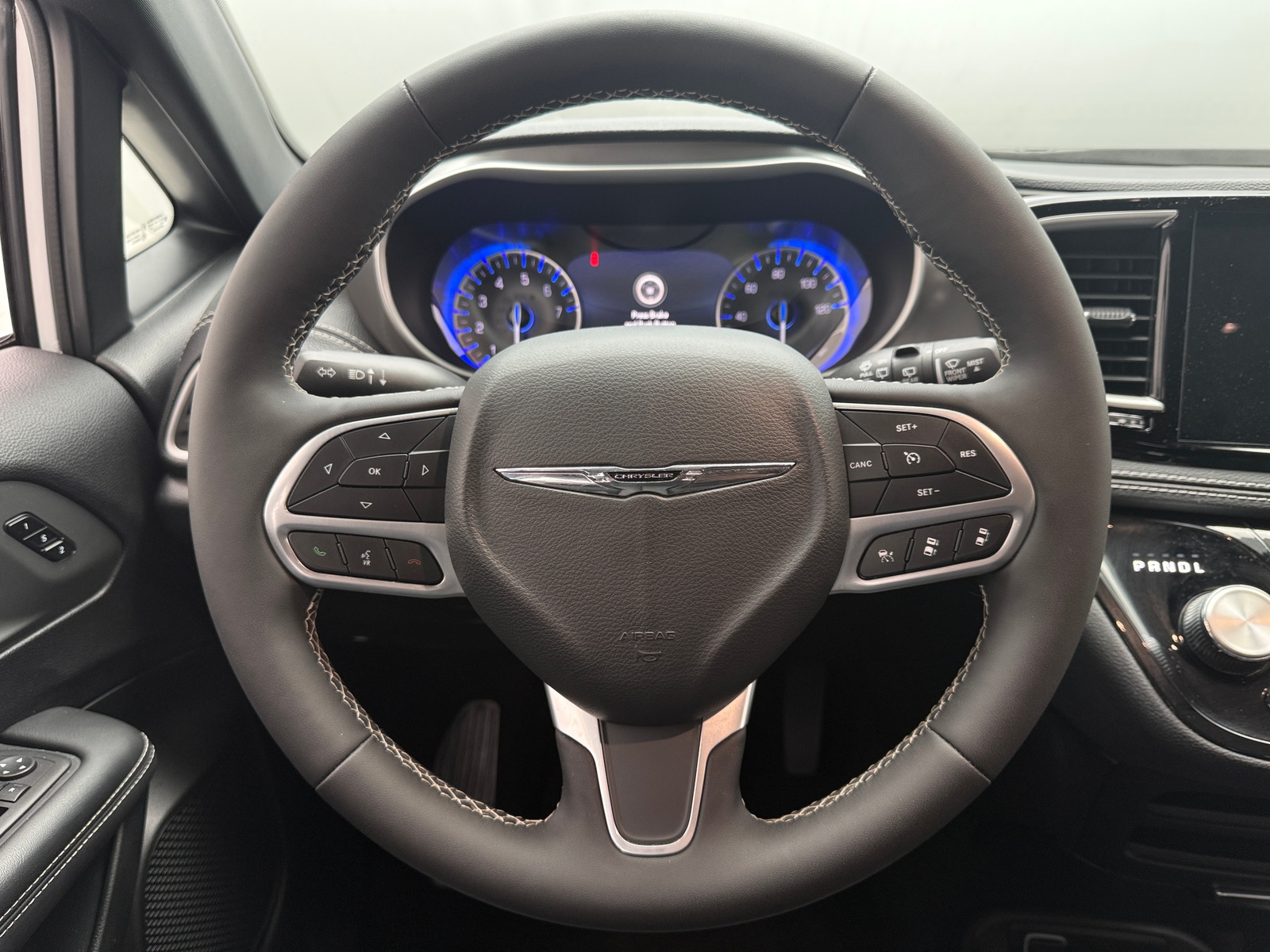 Thumbnail: 2025 Chrysler Pacifica - 4
