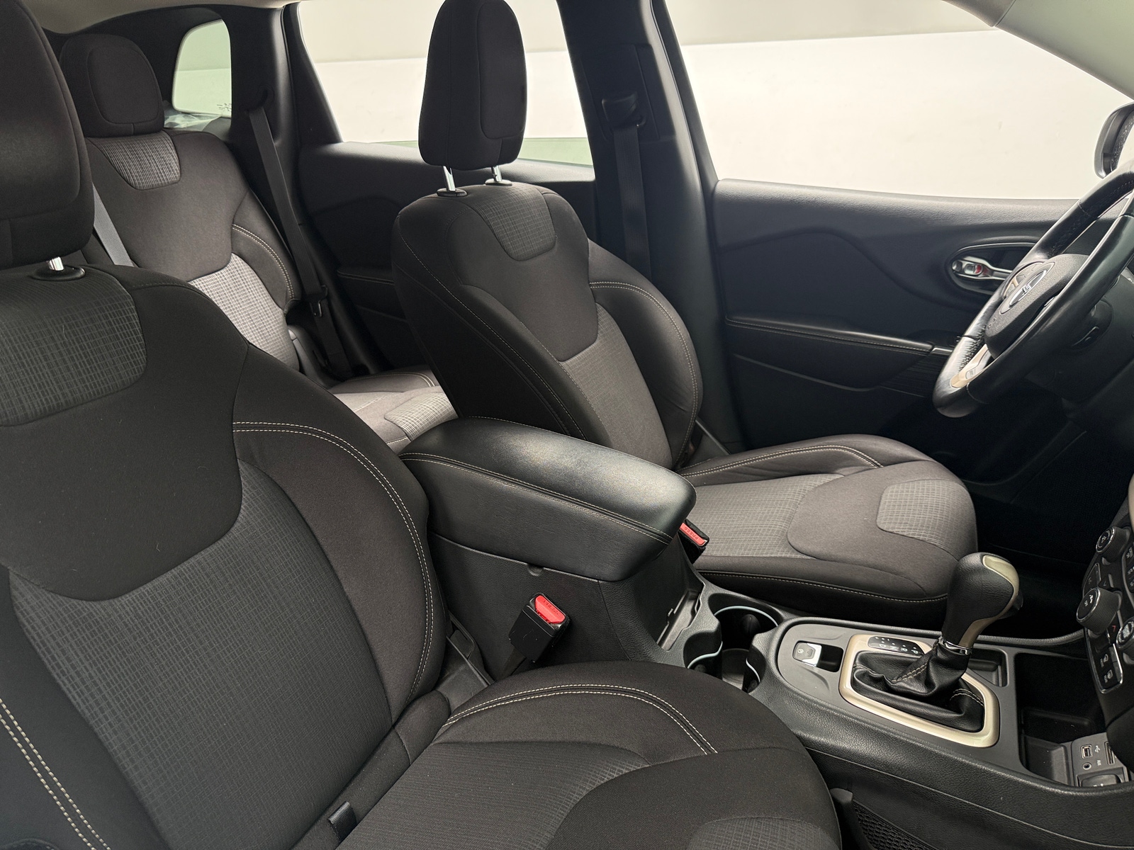Thumbnail: 2015 Jeep Cherokee - 2