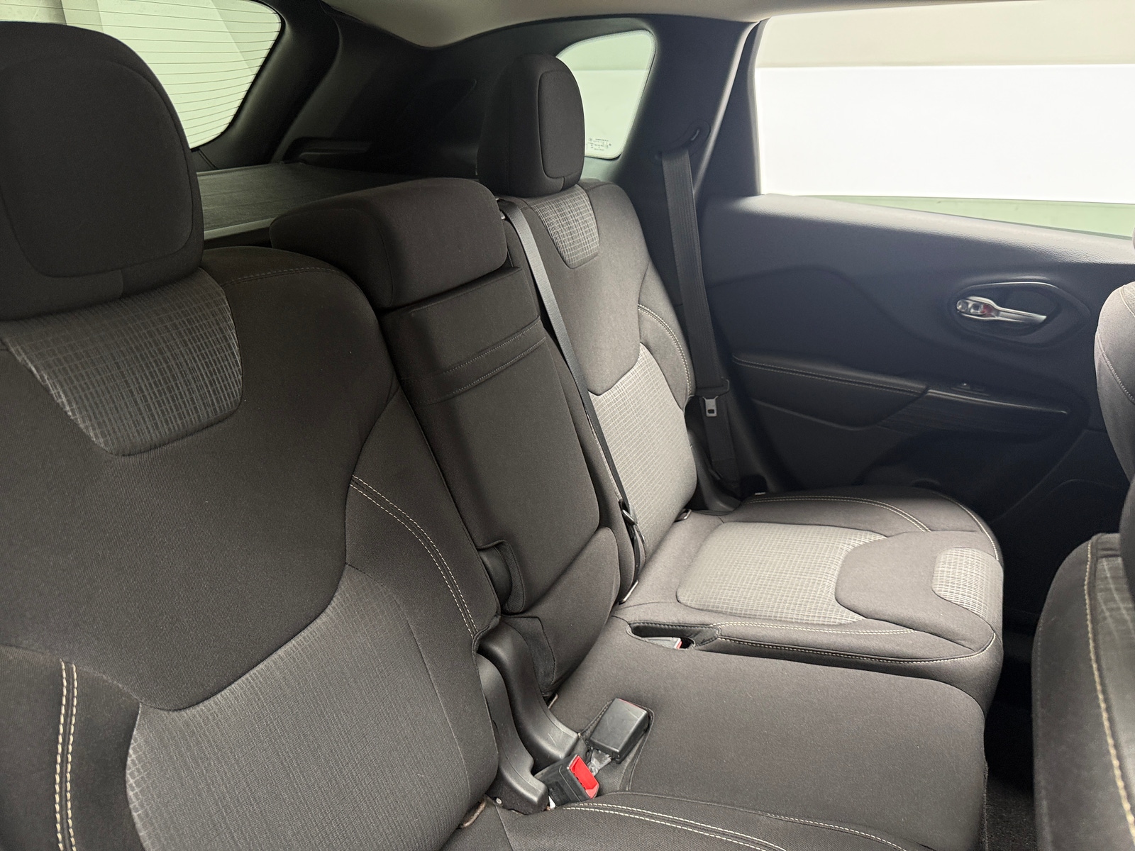 Thumbnail: 2015 Jeep Cherokee - 6