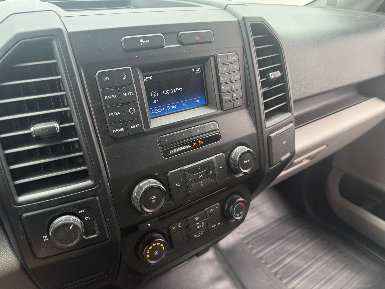 Thumbnail: 2016 Ford Econoline - 4