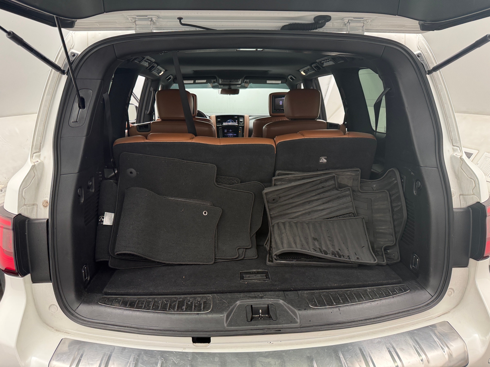 Thumbnail: 2021 INFINITI QX80 - 6