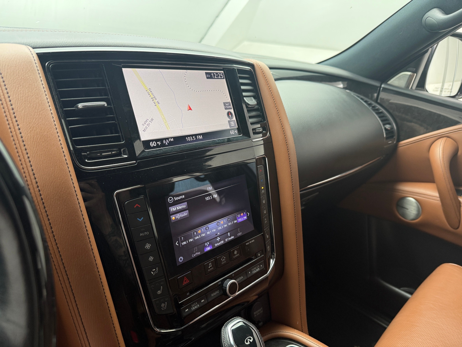 Thumbnail: 2021 INFINITI QX80 - 3