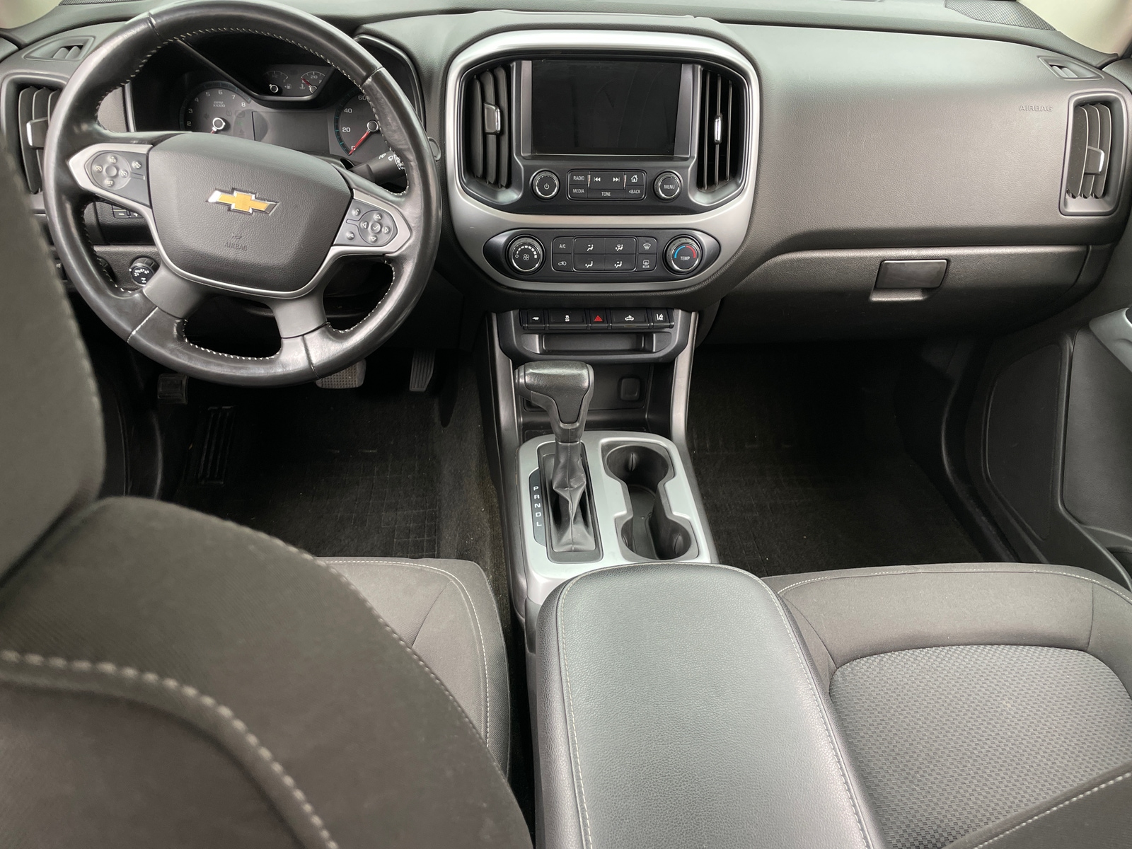 Thumbnail: 2017 Chevrolet Colorado - 3