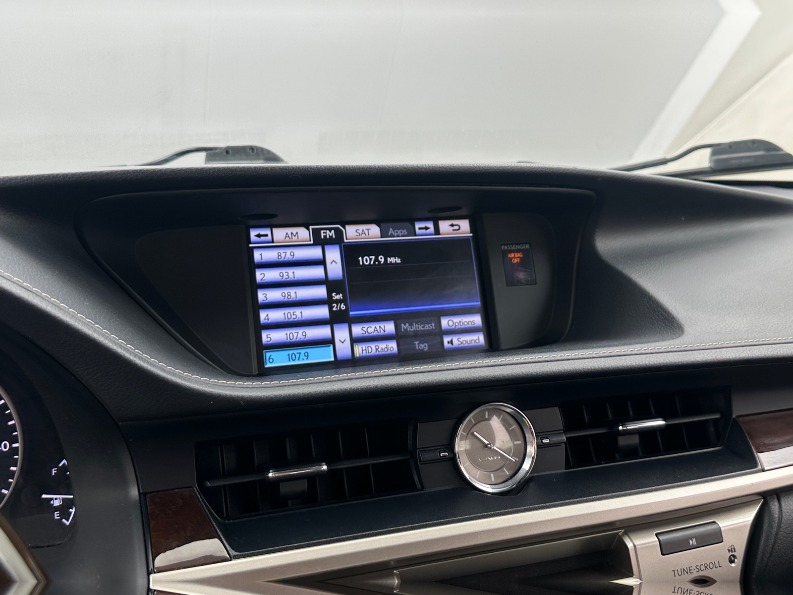 Thumbnail: 2014 Lexus ES - 3
