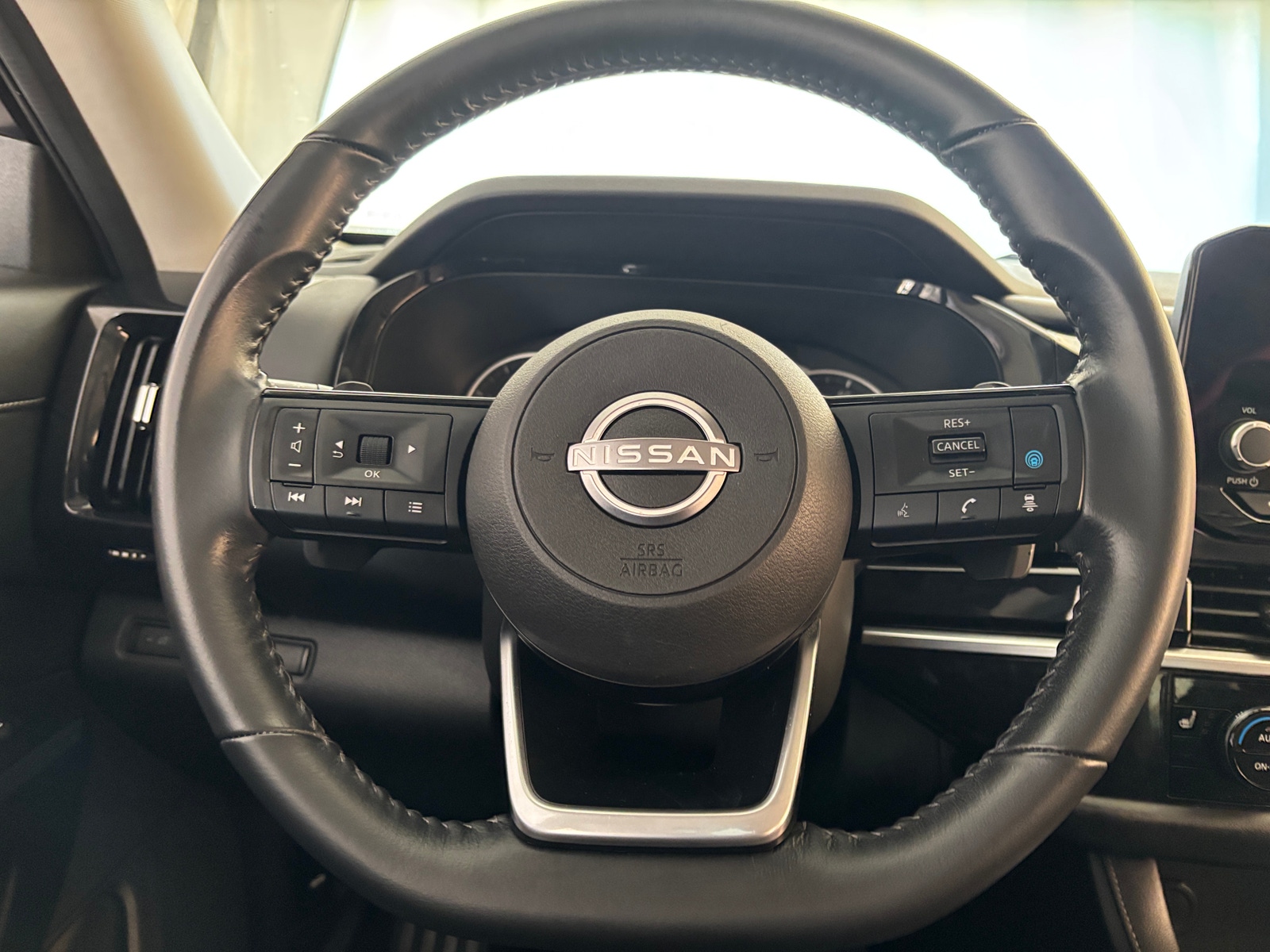 Thumbnail: 2022 Nissan Pathfinder - 5