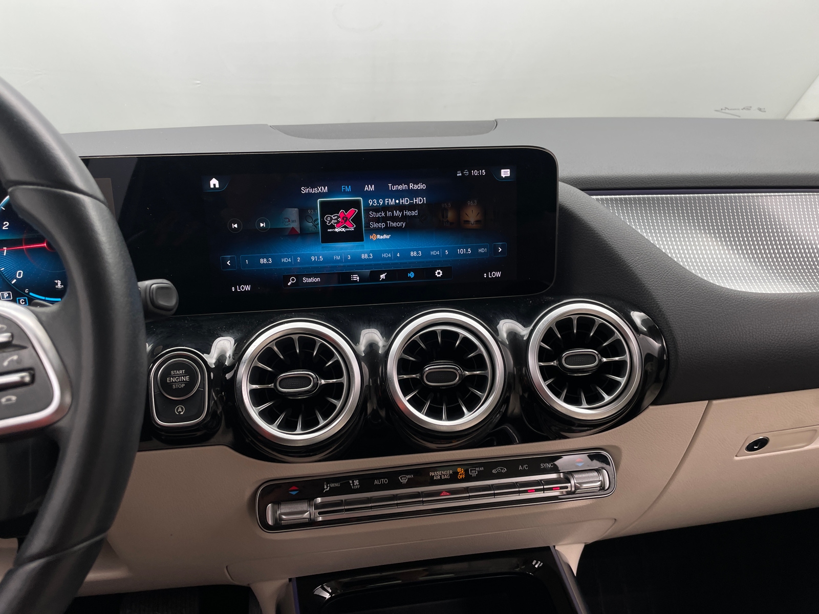 Thumbnail: 2022 Mercedes-Benz GLA - 3