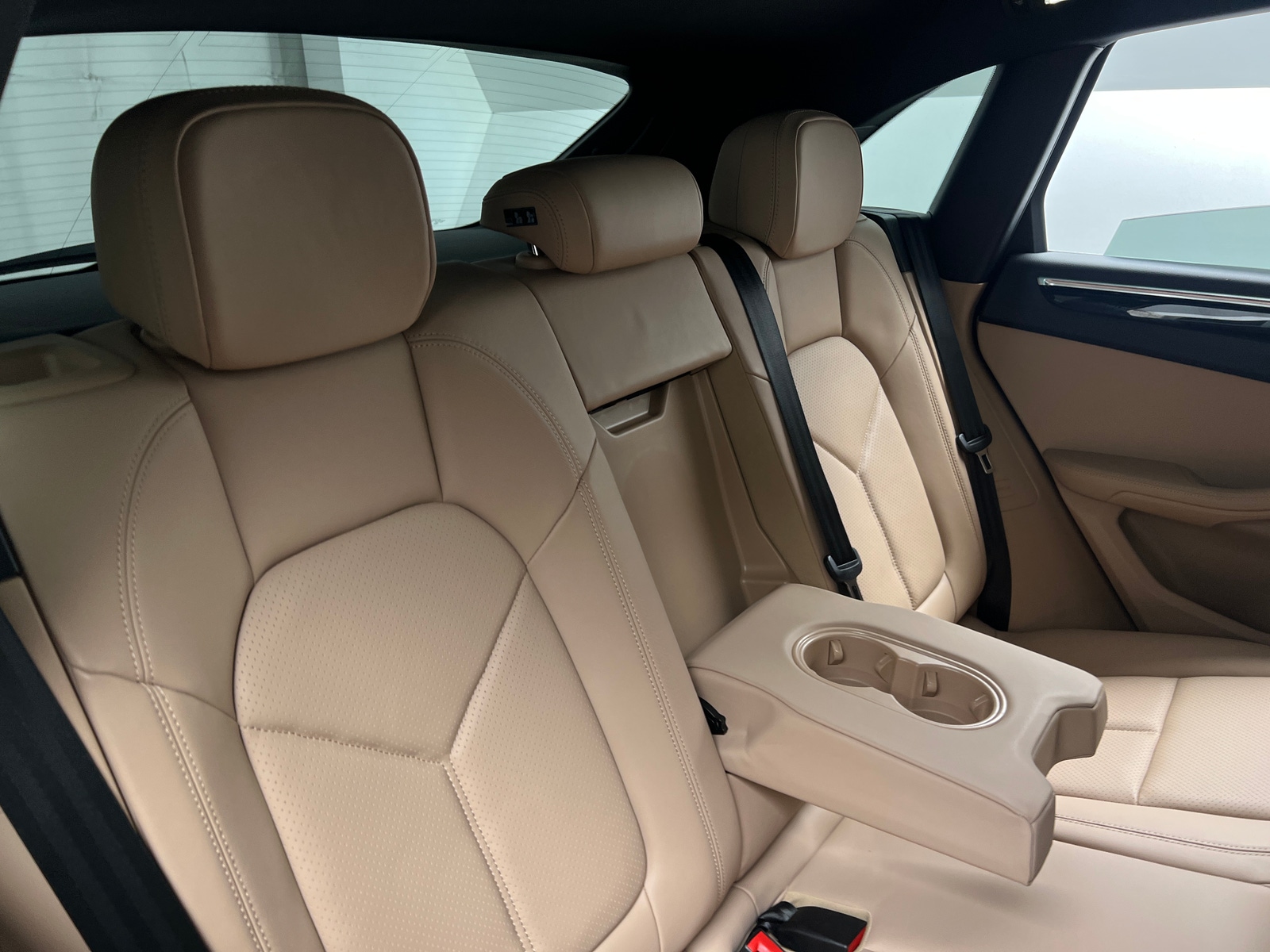 Thumbnail: 2023 Porsche Macan - 5