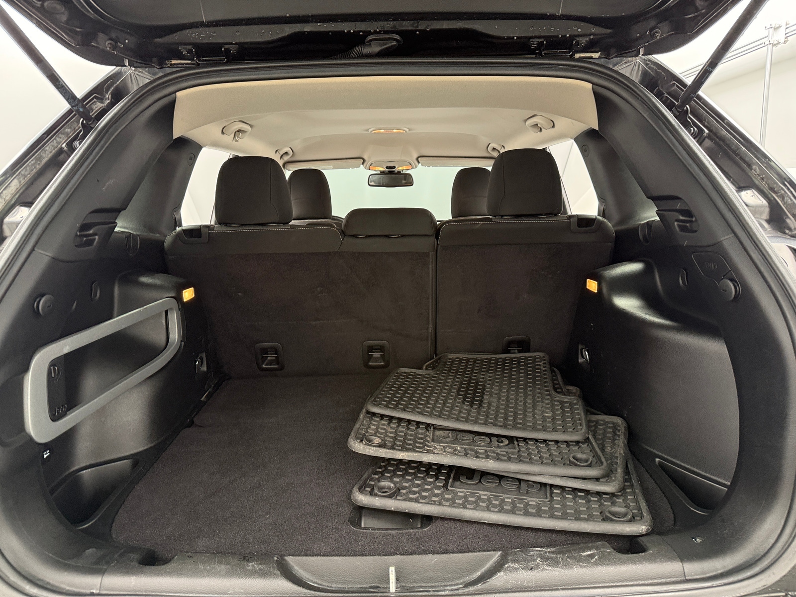 Thumbnail: 2014 Jeep Cherokee - 7