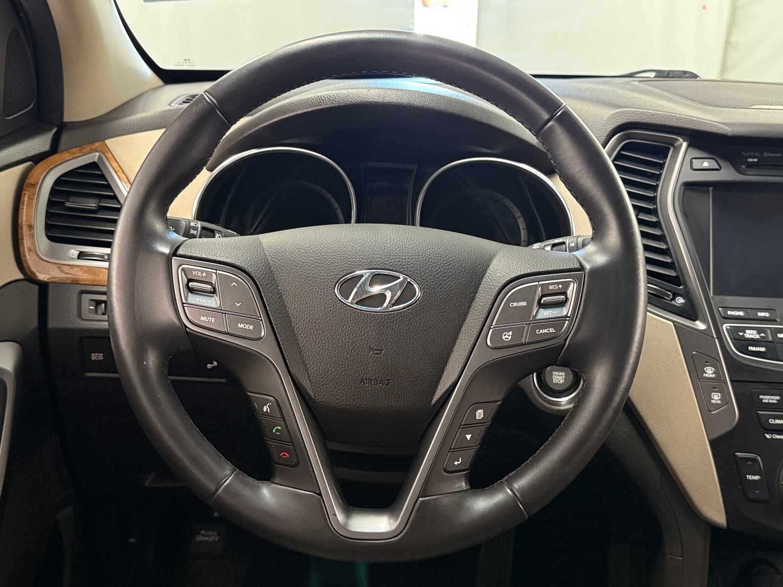 Thumbnail: 2014 Hyundai Santa Fe - 4