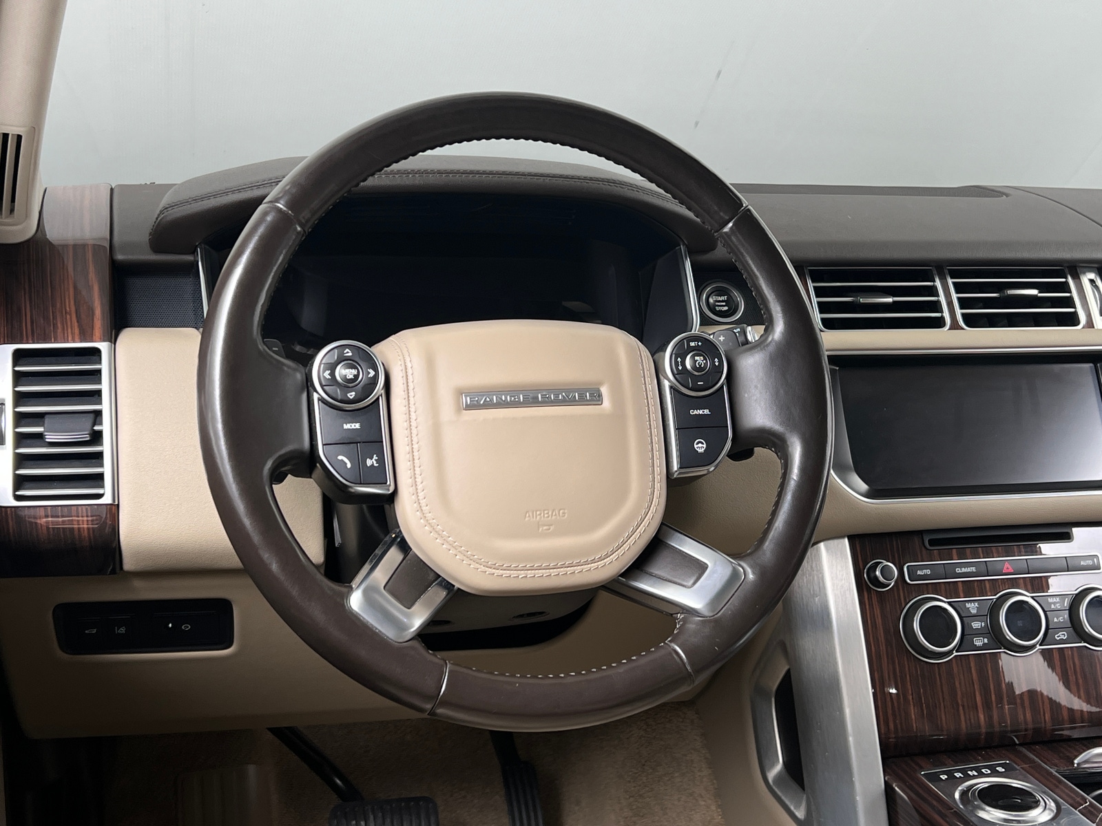 Thumbnail: 2017 Land Rover Range Rover - 4
