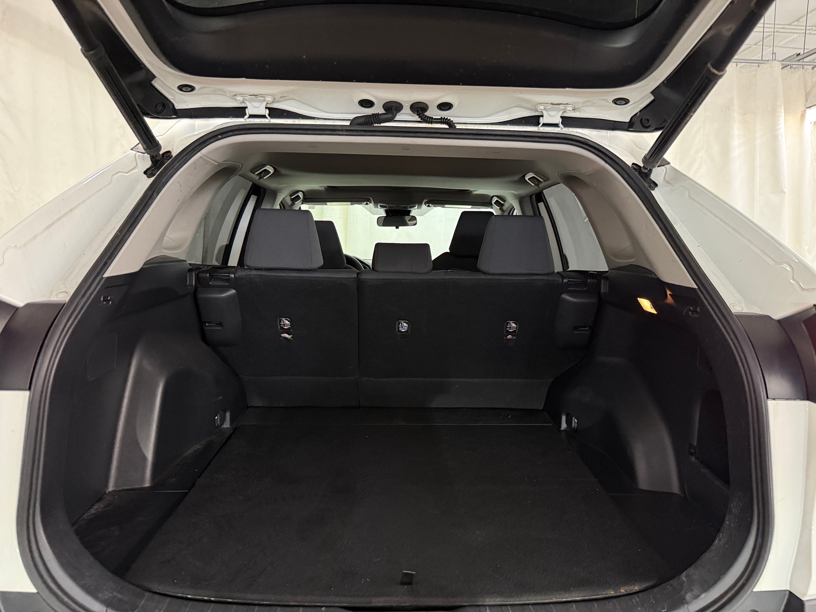 Thumbnail: 2019 Toyota RAV4 - 7