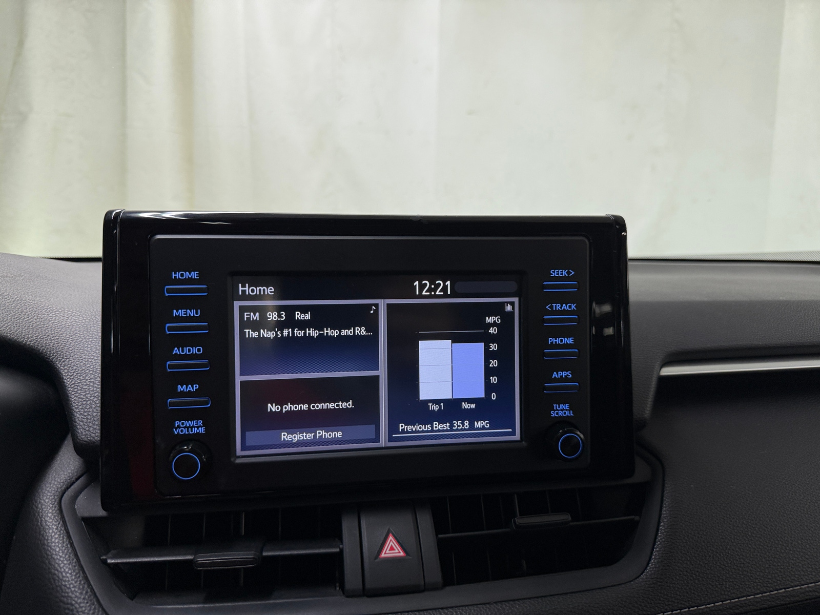 Thumbnail: 2019 Toyota RAV4 - 4