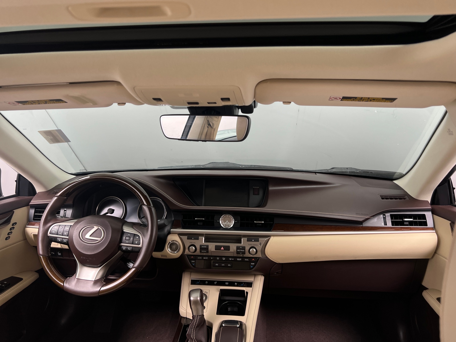 Thumbnail: 2017 Lexus ES - 2
