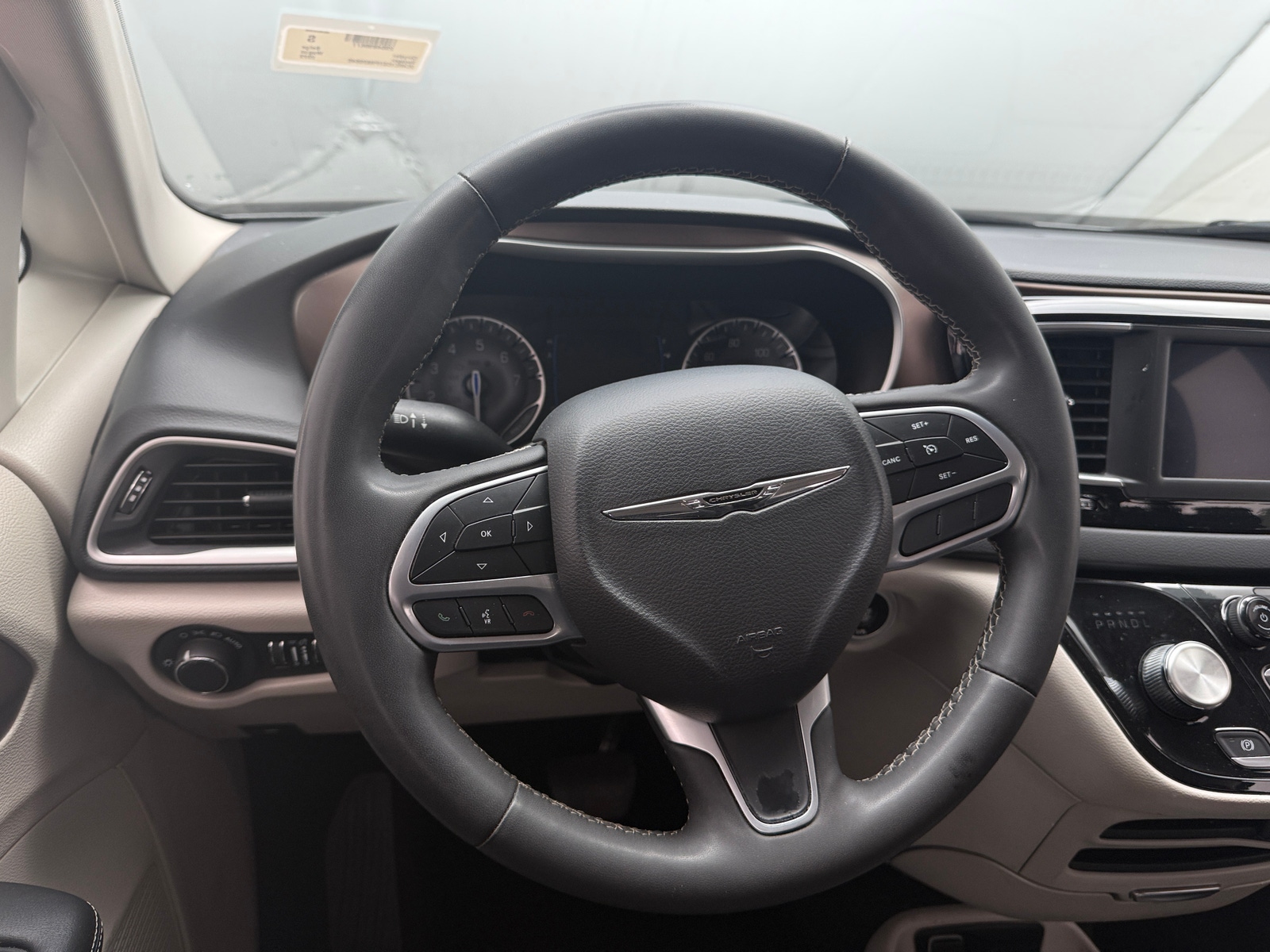 Thumbnail: 2023 Chrysler Voyager - 5