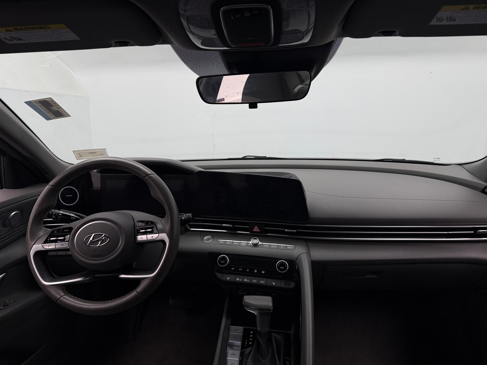 Thumbnail: 2023 Hyundai Elantra - 3