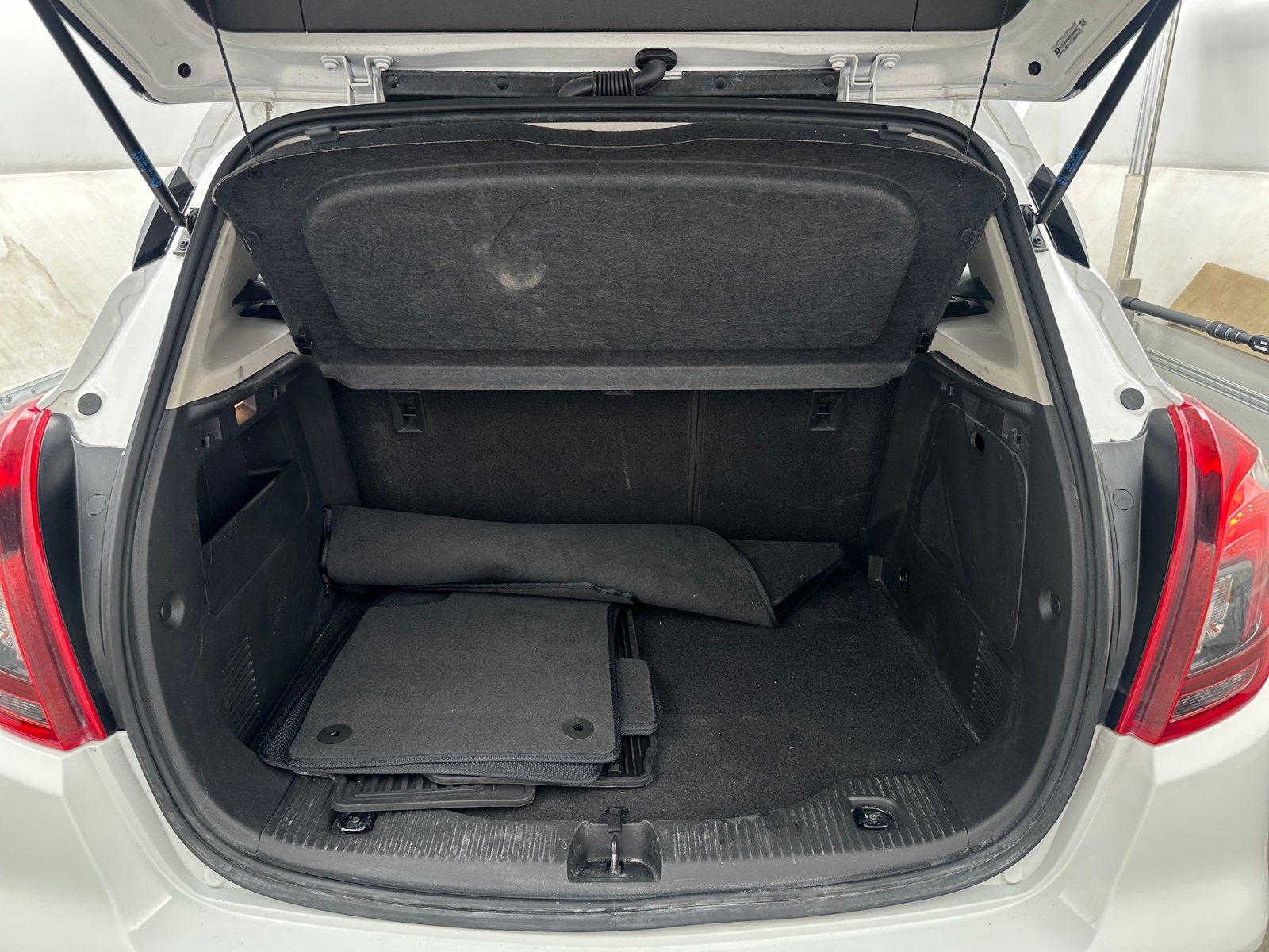 Thumbnail: 2019 Buick Encore - 6