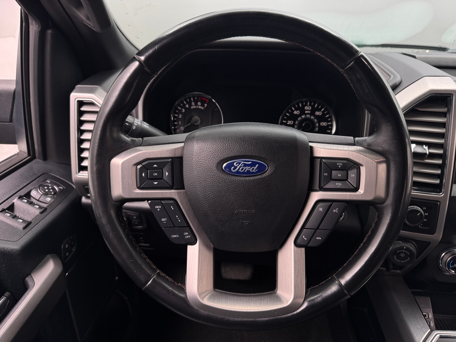 Thumbnail: 2019 Ford Econoline - 4