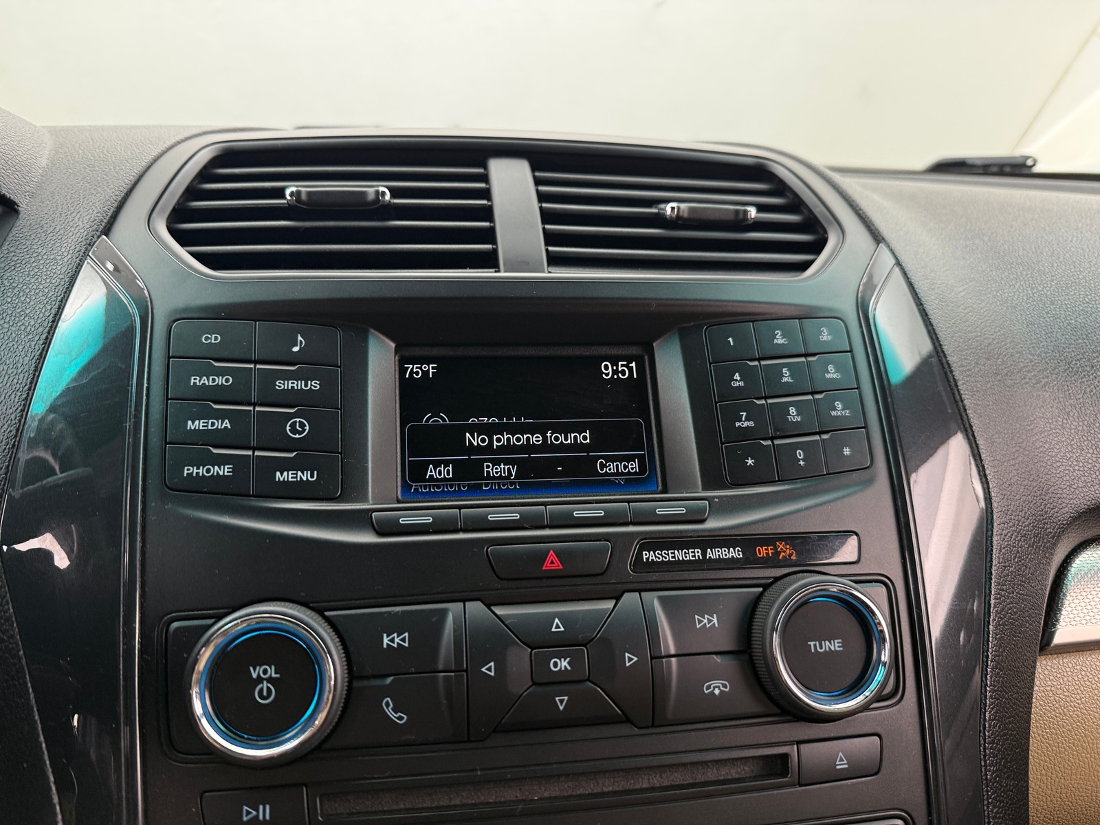 Thumbnail: 2016 Ford Explorer - 4