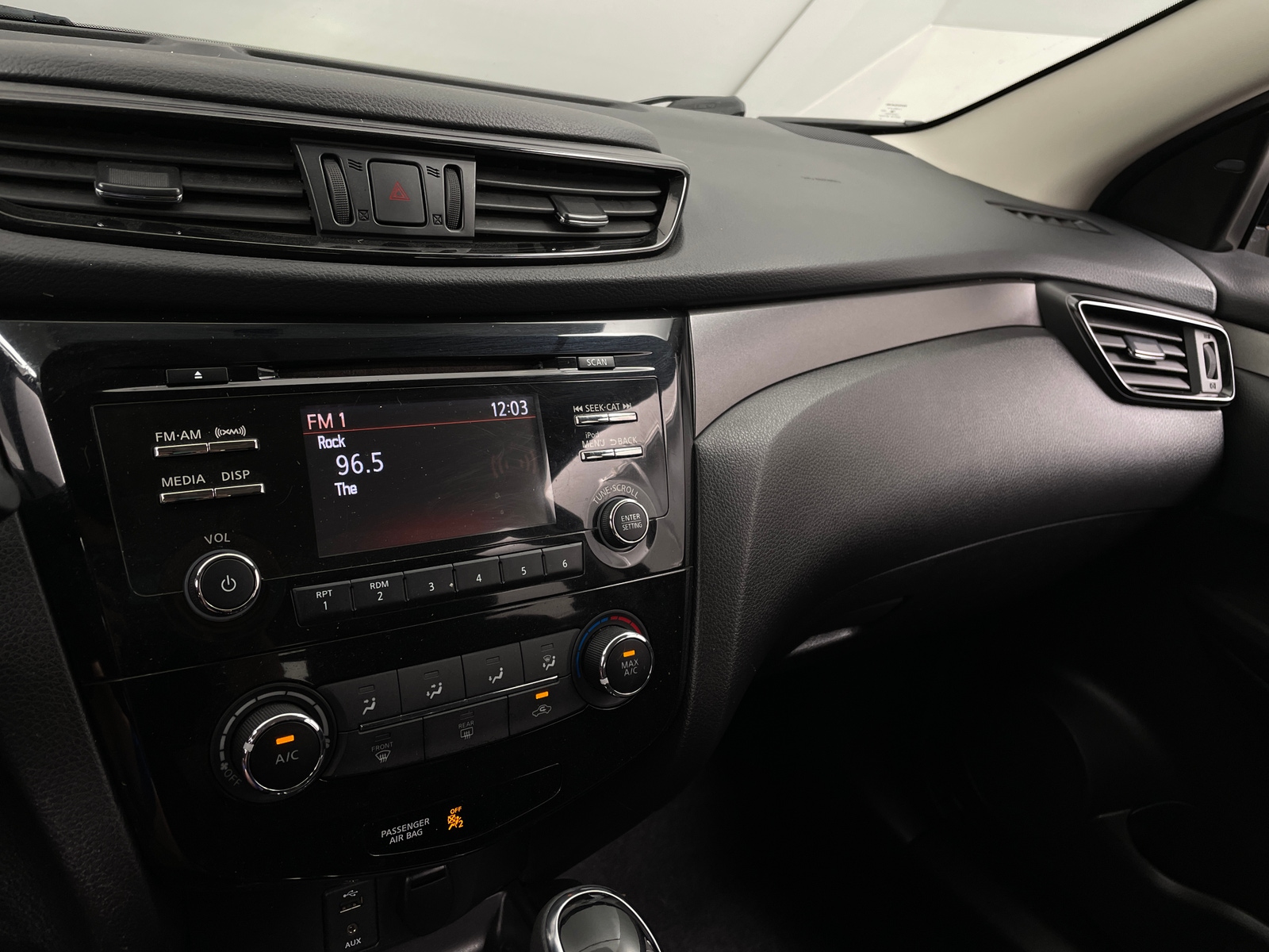 Thumbnail: 2018 Nissan Rogue Sport - 4