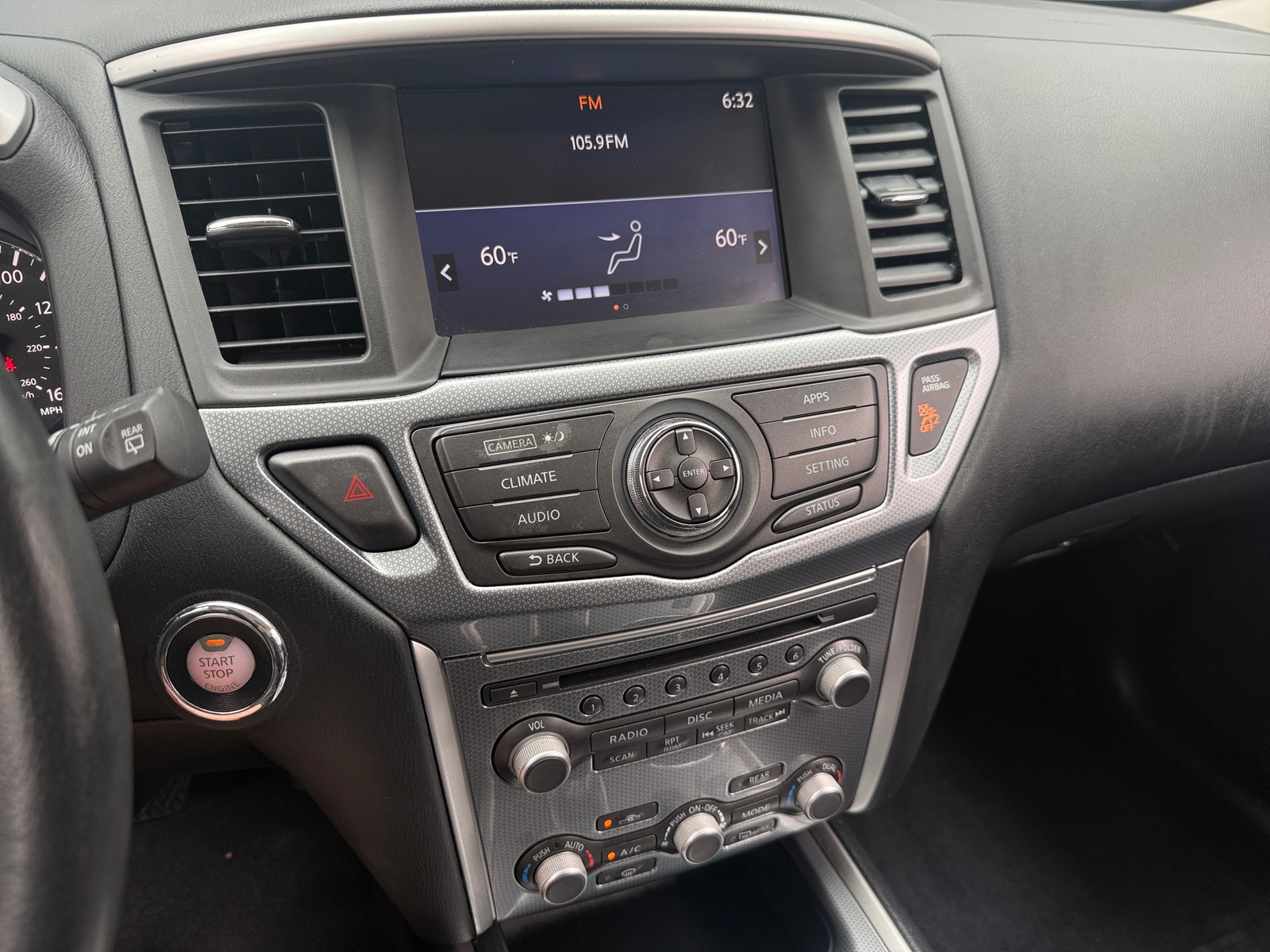 Thumbnail: 2017 Nissan Pathfinder - 3