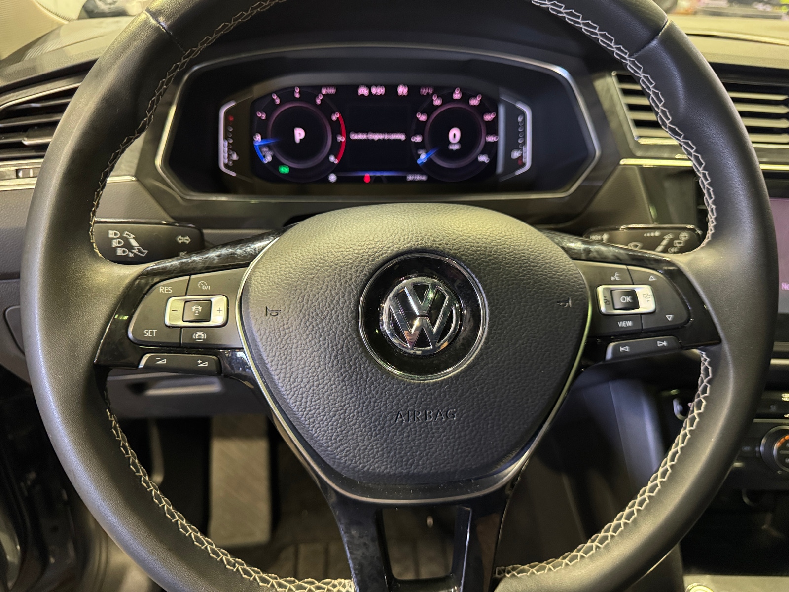 Thumbnail: 2021 Volkswagen Tiguan - 4