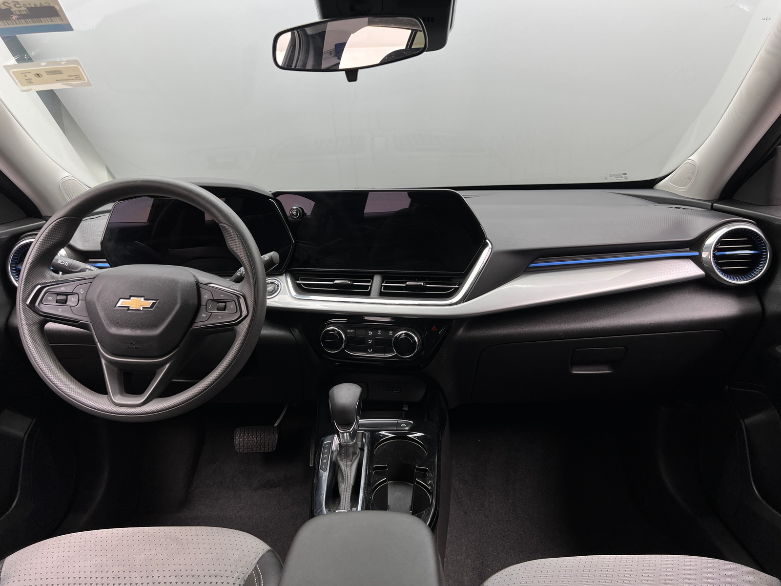 Thumbnail: 2025 Chevrolet Trax - 3