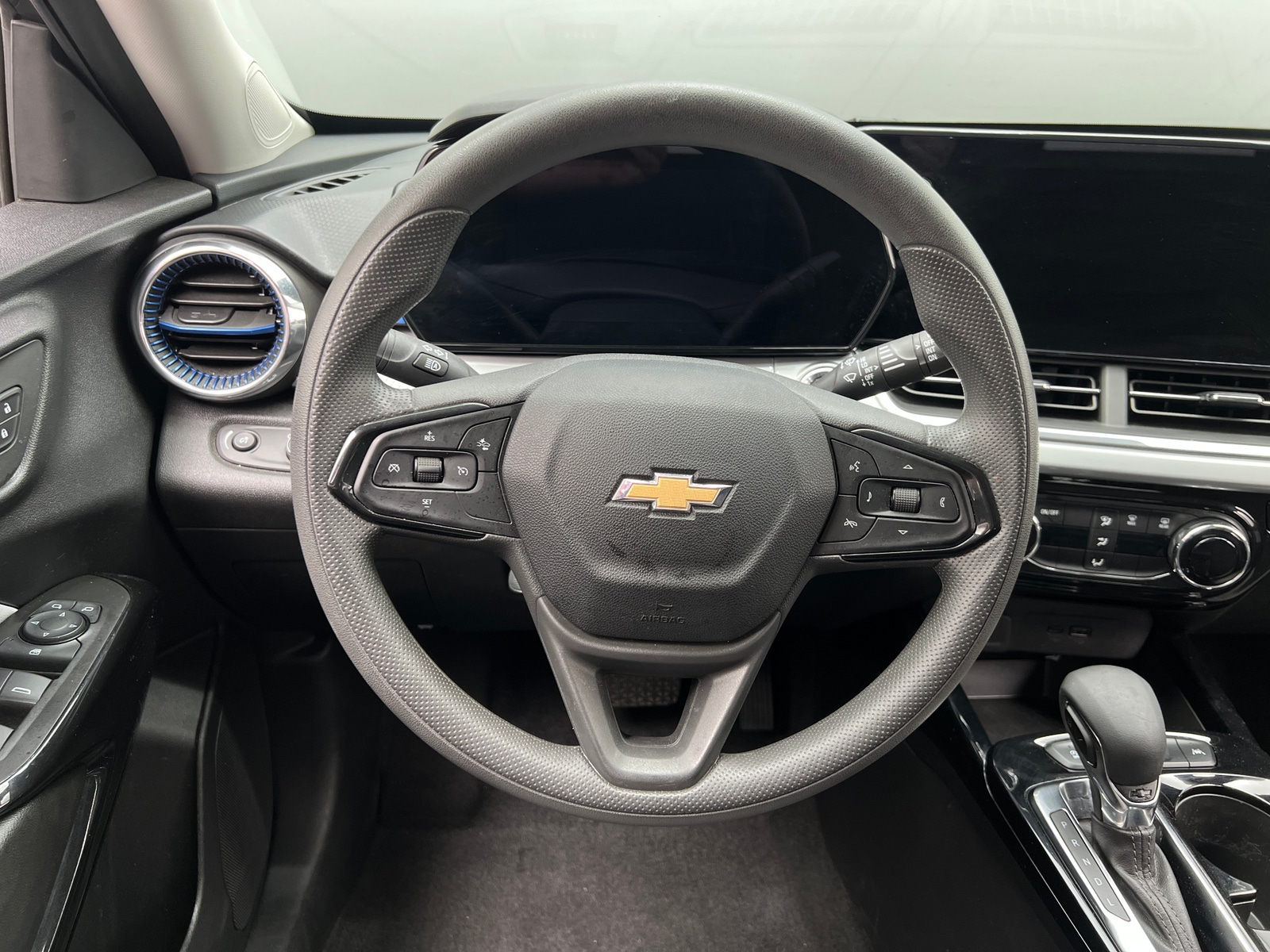Thumbnail: 2025 Chevrolet Trax - 5