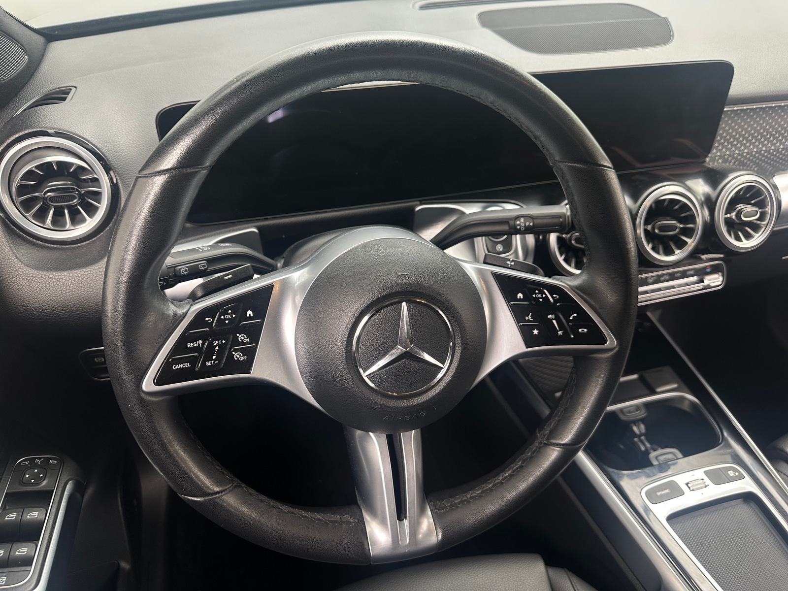 Thumbnail: 2025 Mercedes-Benz GLB - 4