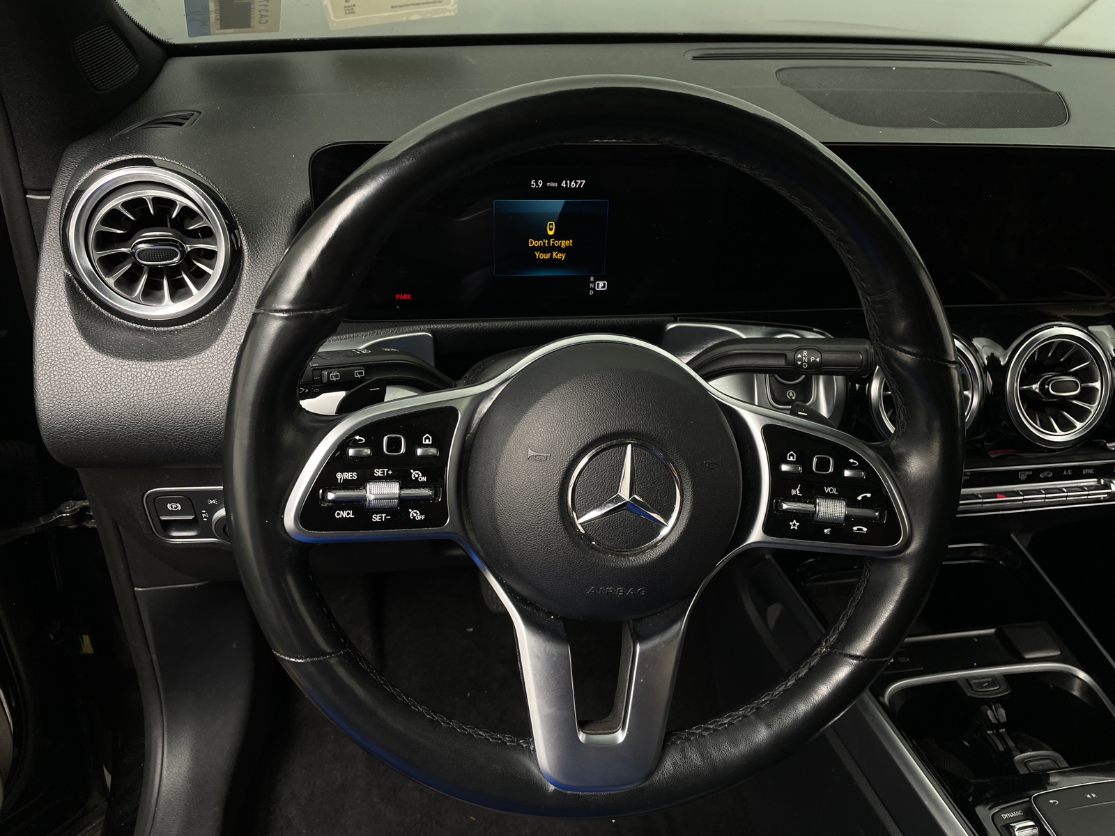 Thumbnail: 2023 Mercedes-Benz GLB - 4