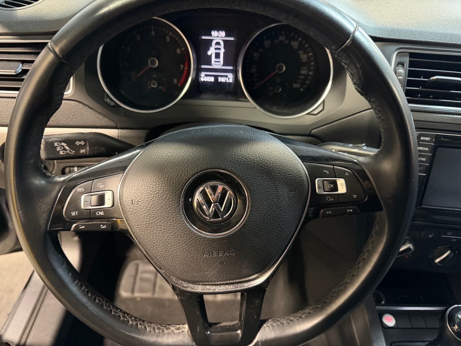Thumbnail: 2017 Volkswagen Jetta - 4