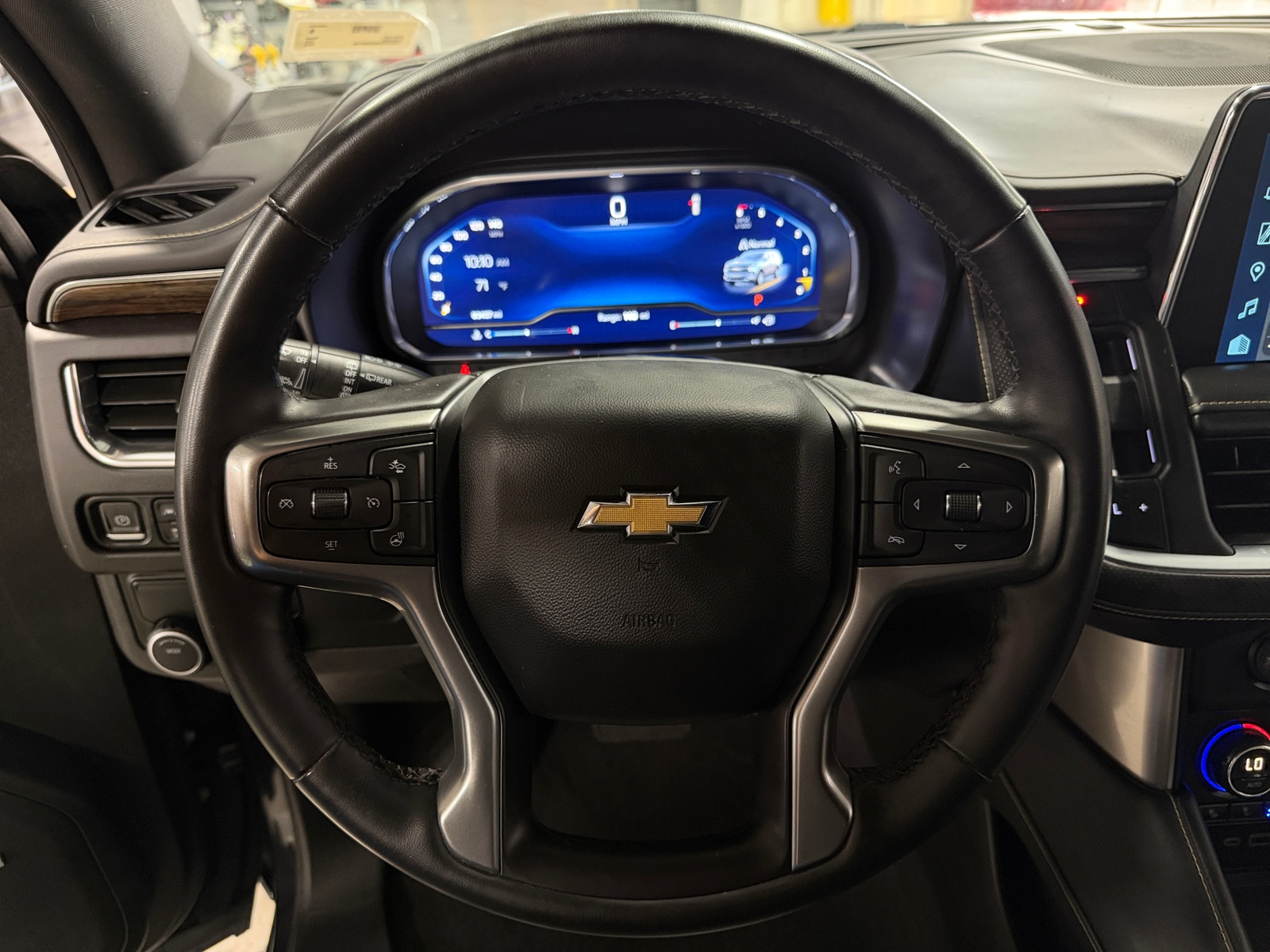 Thumbnail: 2023 Chevrolet Suburban - 4
