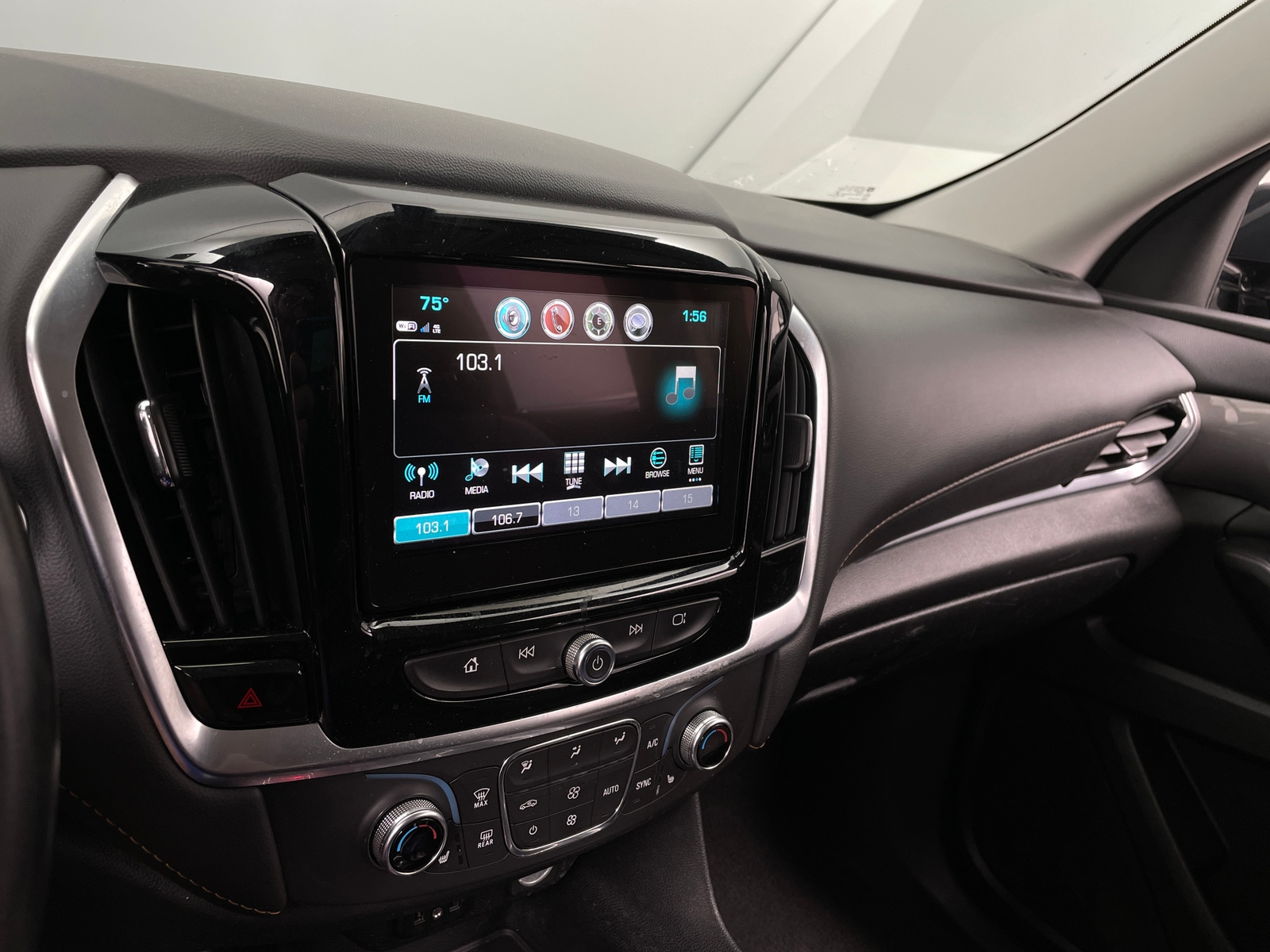 Thumbnail: 2019 Chevrolet Traverse - 4