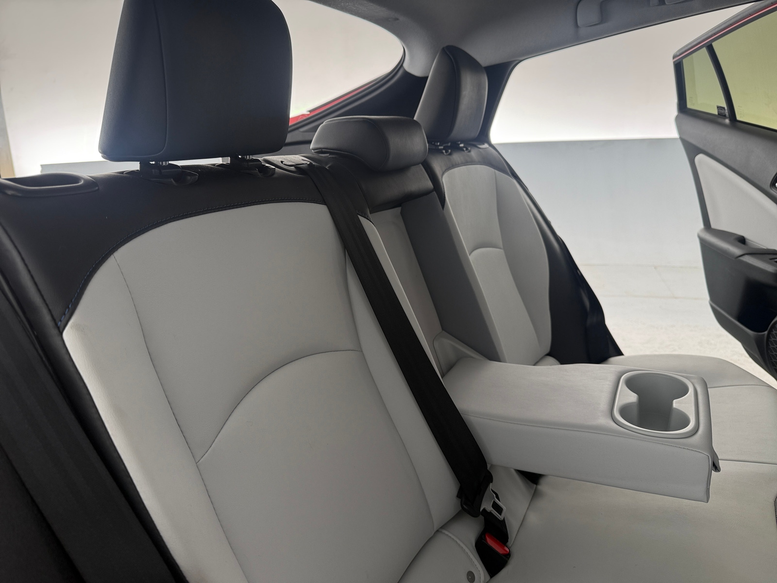 Thumbnail: 2017 Toyota Prius - 6