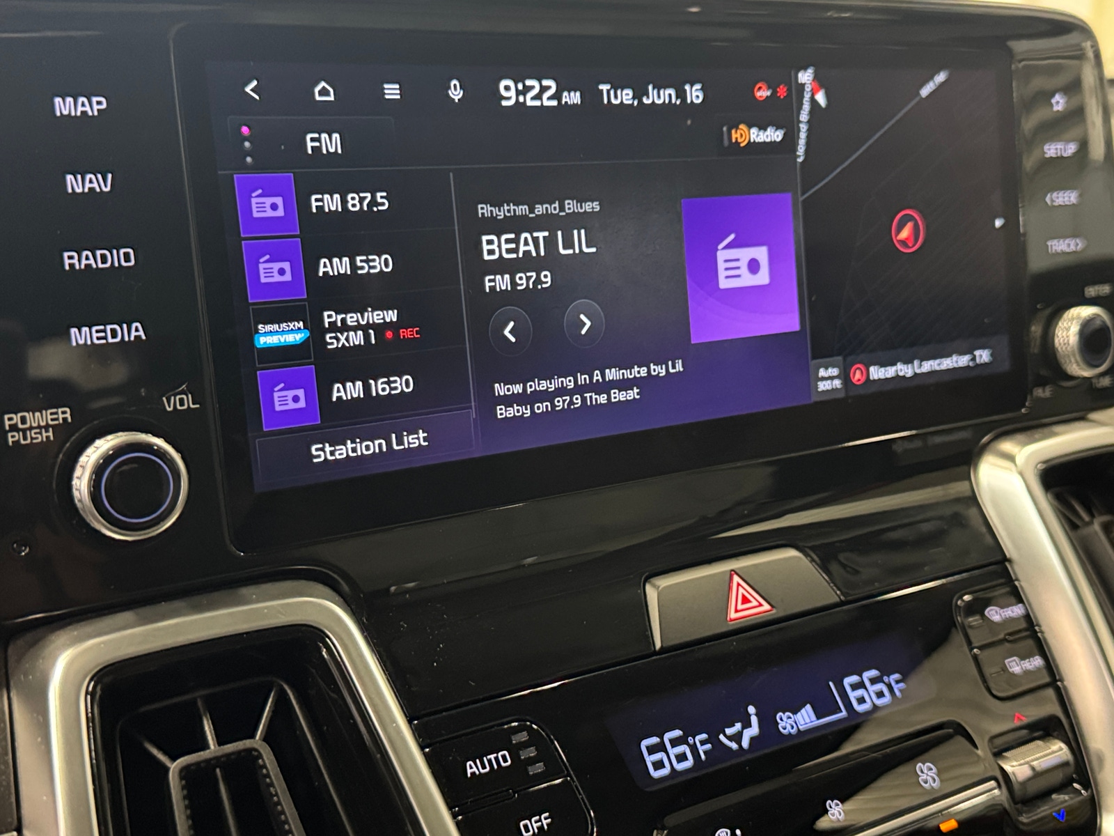 Thumbnail: 2021 Kia Sorento - 3