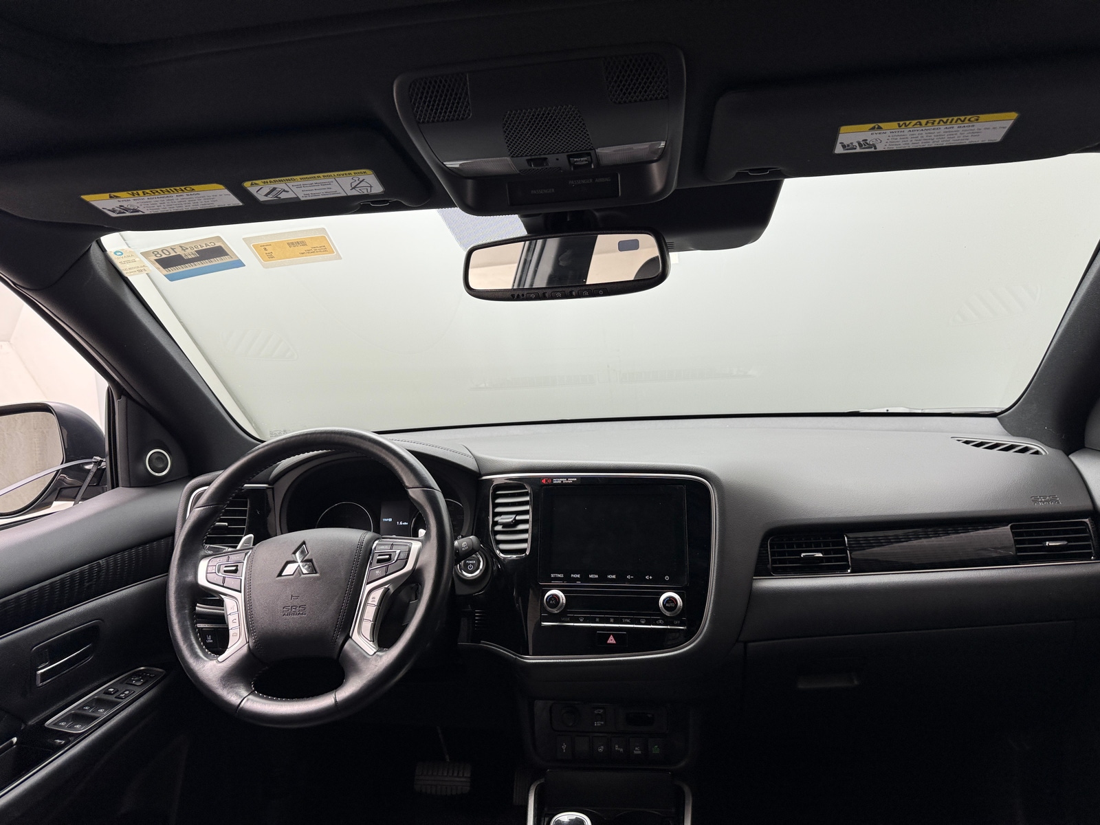 Thumbnail: 2022 Mitsubishi Outlander - 2