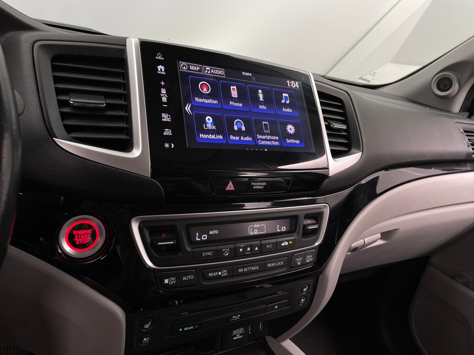 Thumbnail: 2017 Honda Pilot - 3