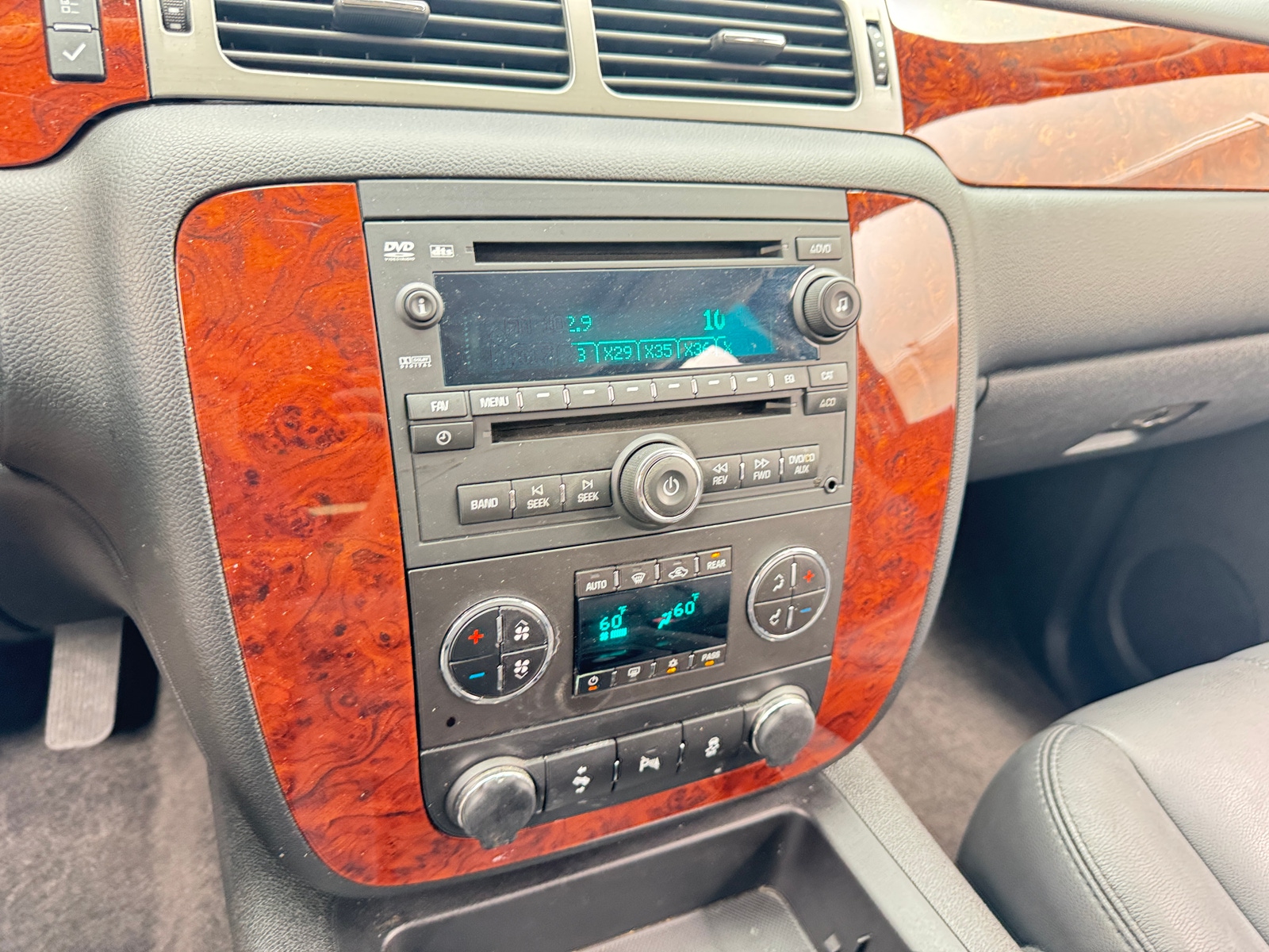 Thumbnail: 2013 Chevrolet Tahoe - 3