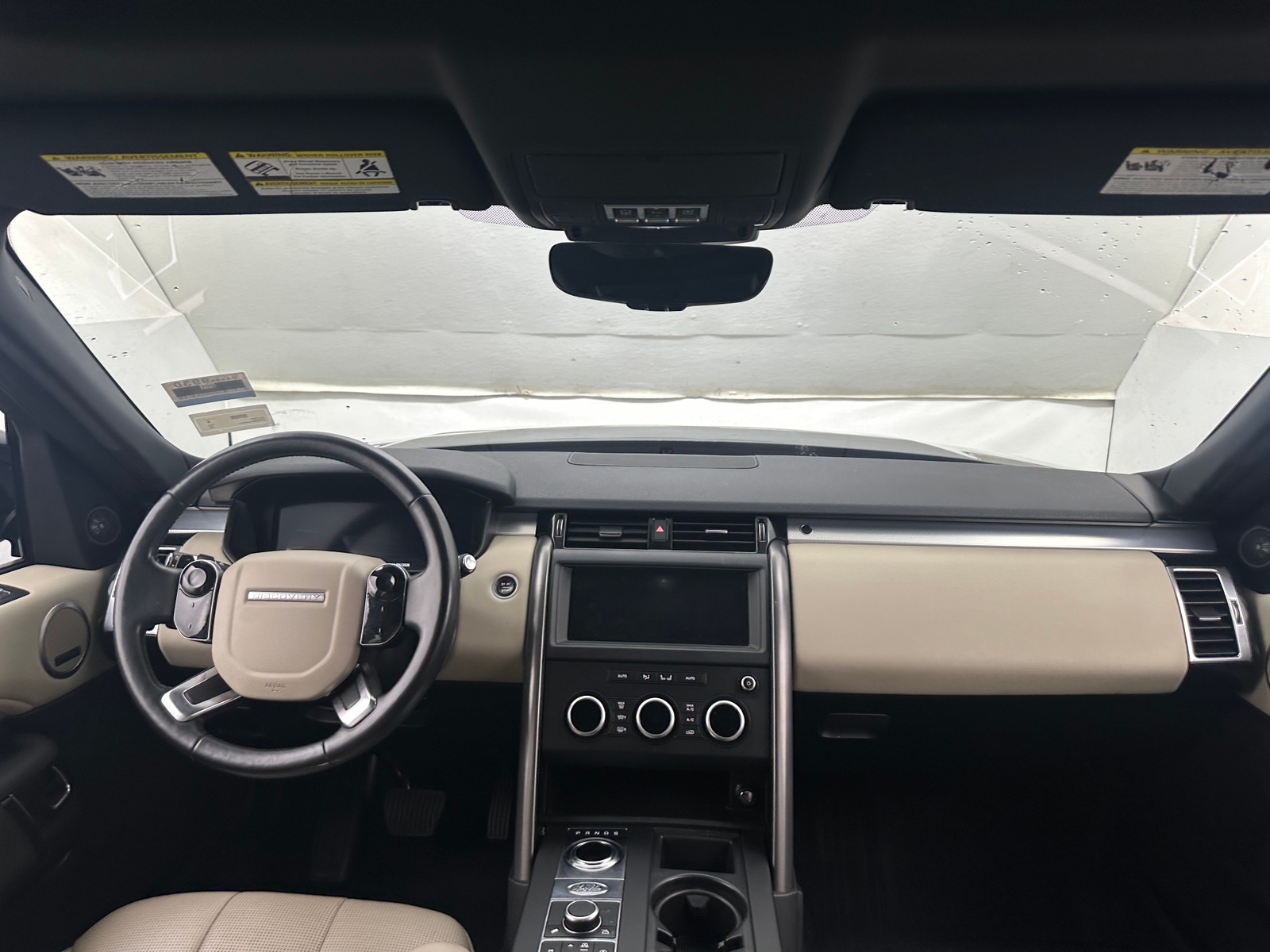 Thumbnail: 2020 Land Rover Discovery - 2