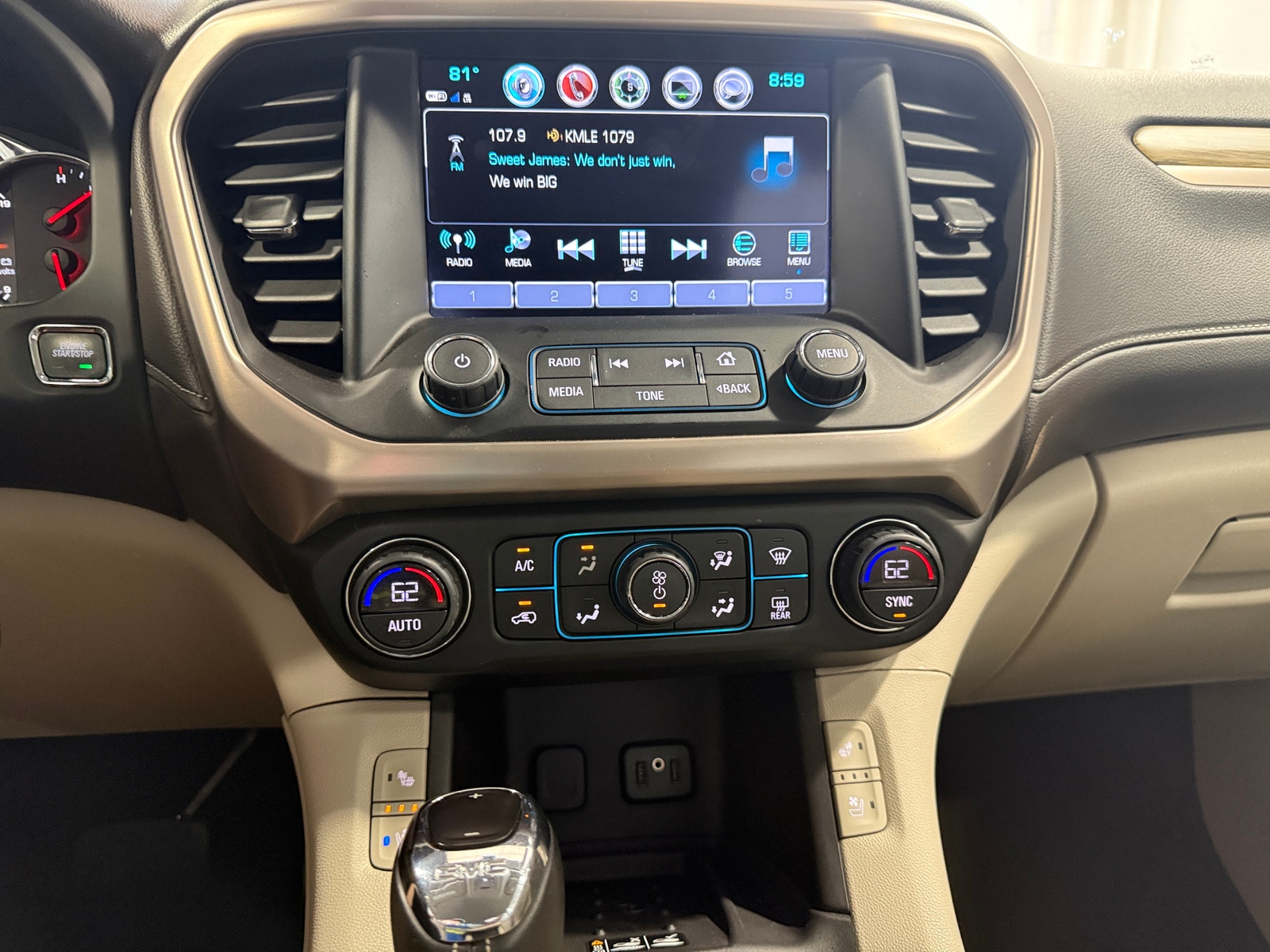 Thumbnail: 2018 GMC Acadia - 3