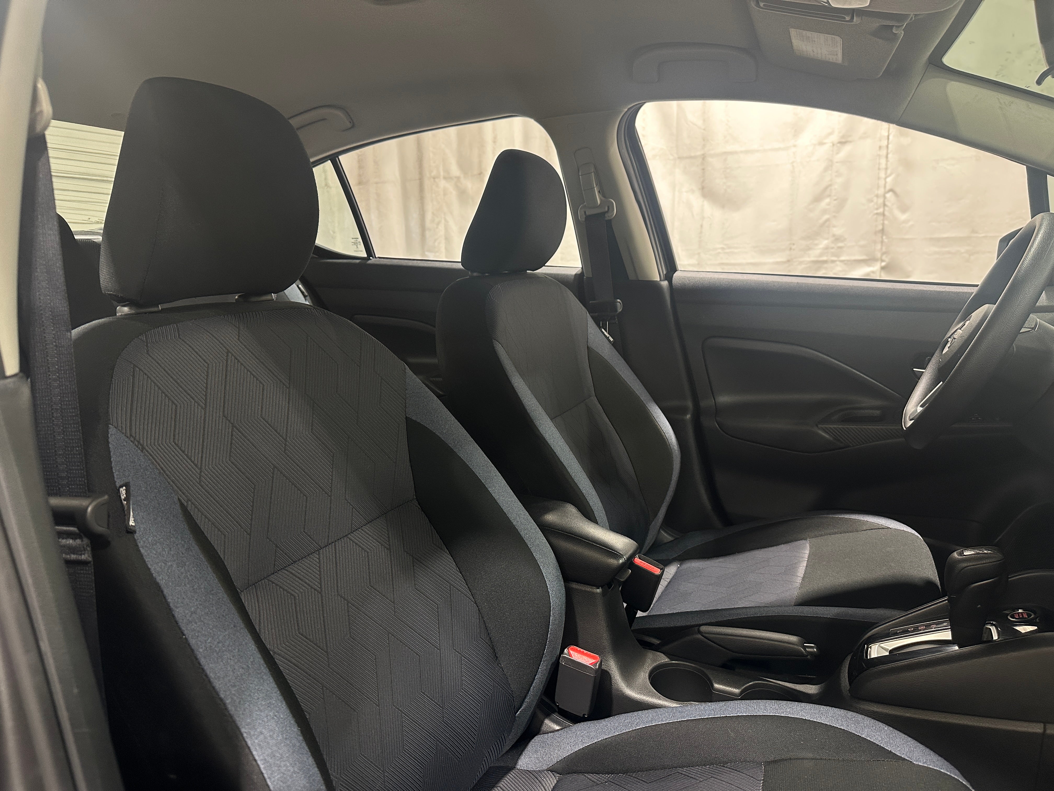 2025 Nissan Versa Sedan SV - Photo 2