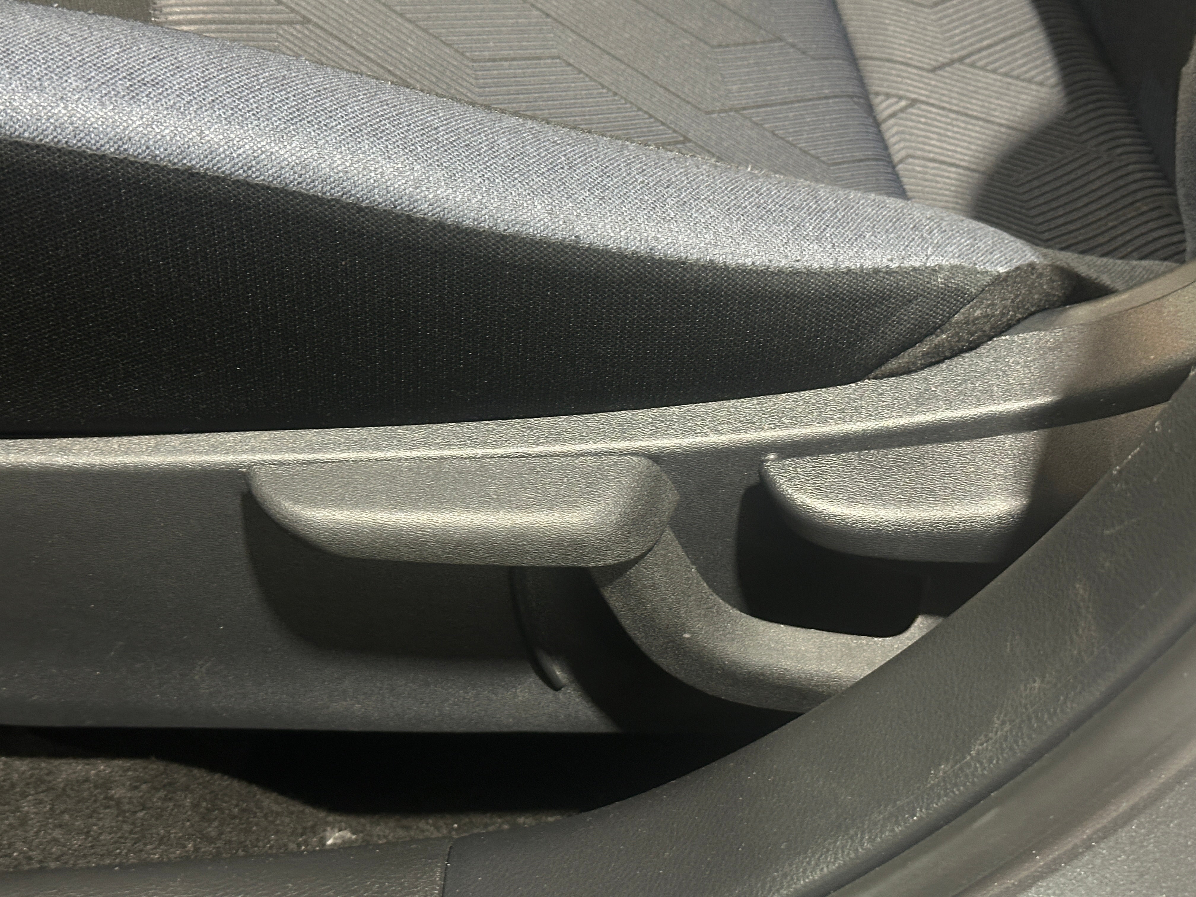 2025 Nissan Versa Sedan SV - Photo 3