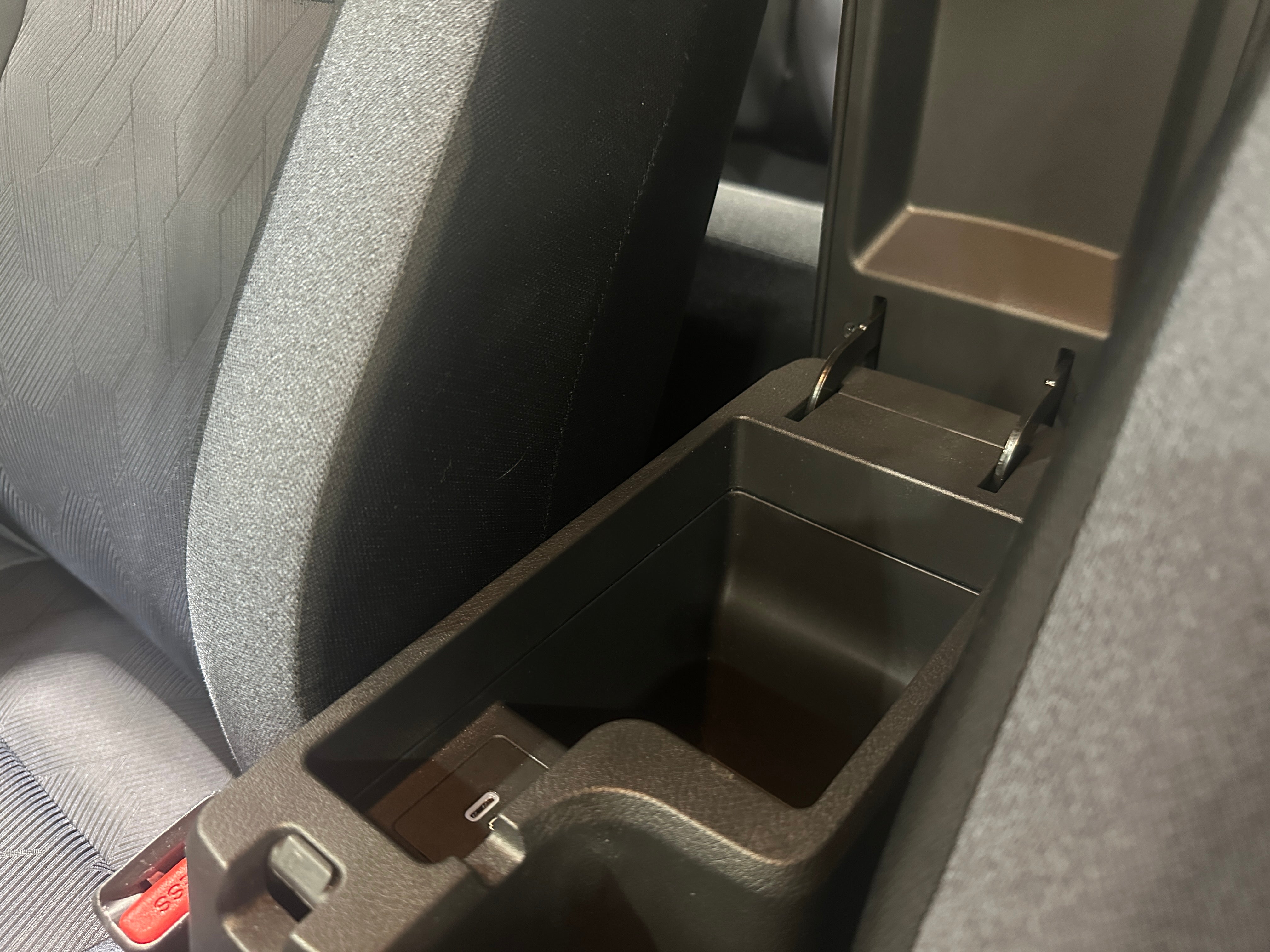 2025 Nissan Versa Sedan SV - Photo 13