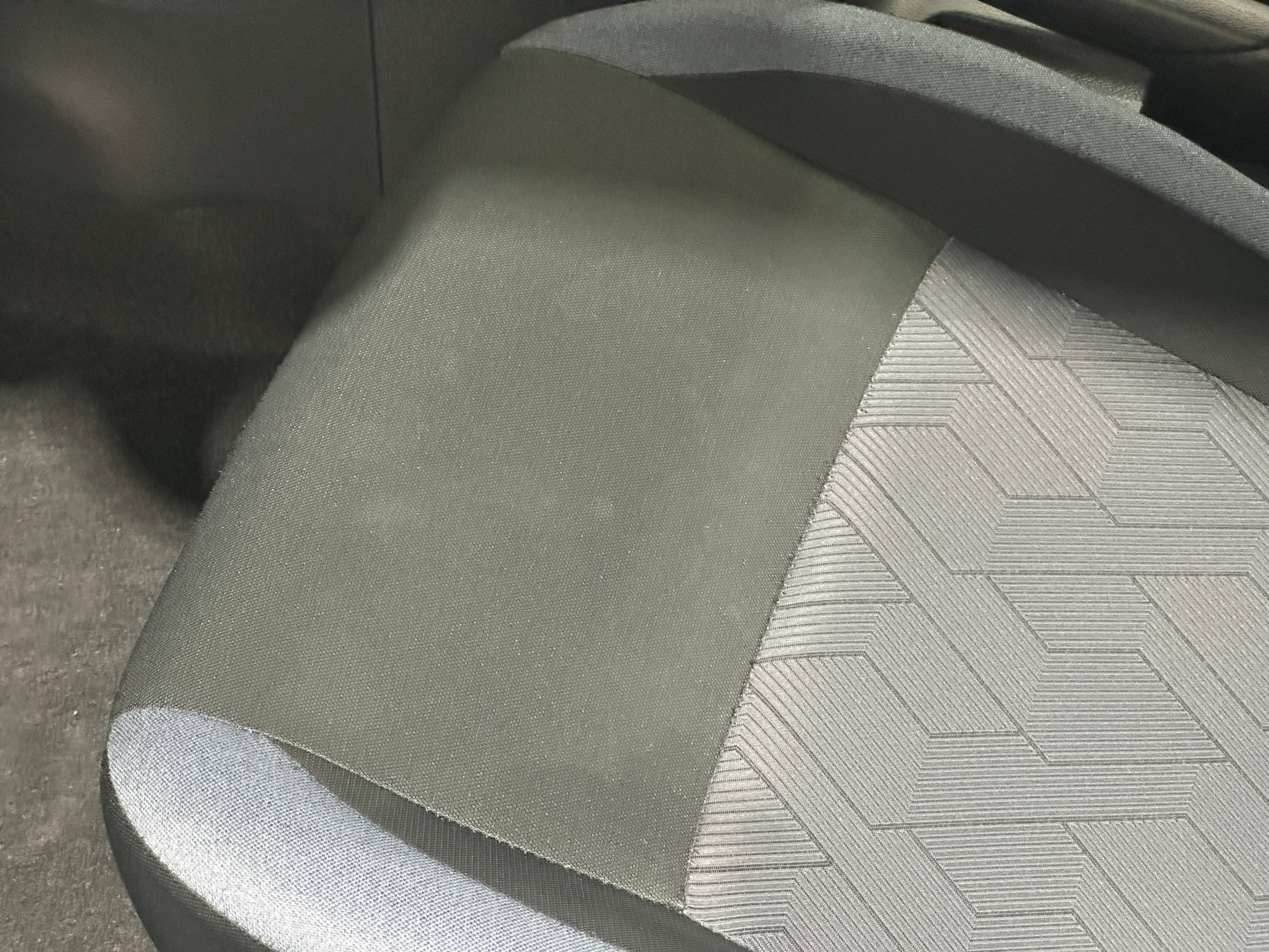 2025 Nissan Versa Sedan SV - Photo 19