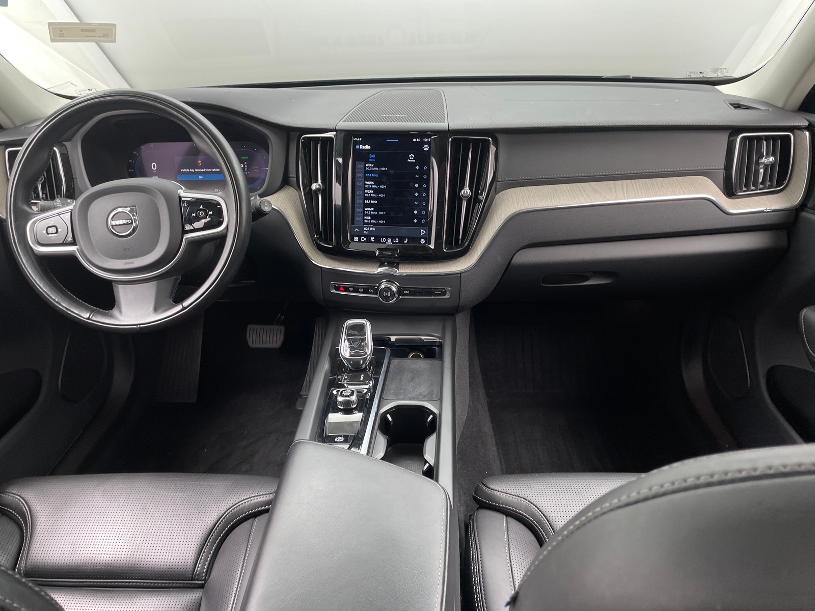 Thumbnail: 2022 Volvo XC60 - 2