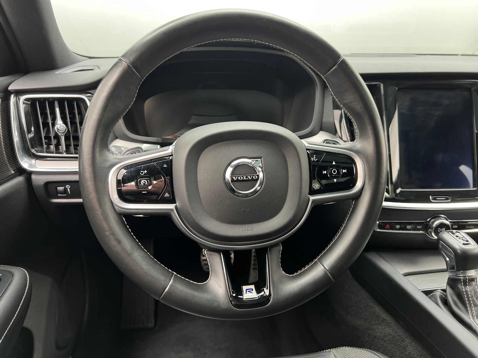 Thumbnail: 2019 Volvo S60 - 4