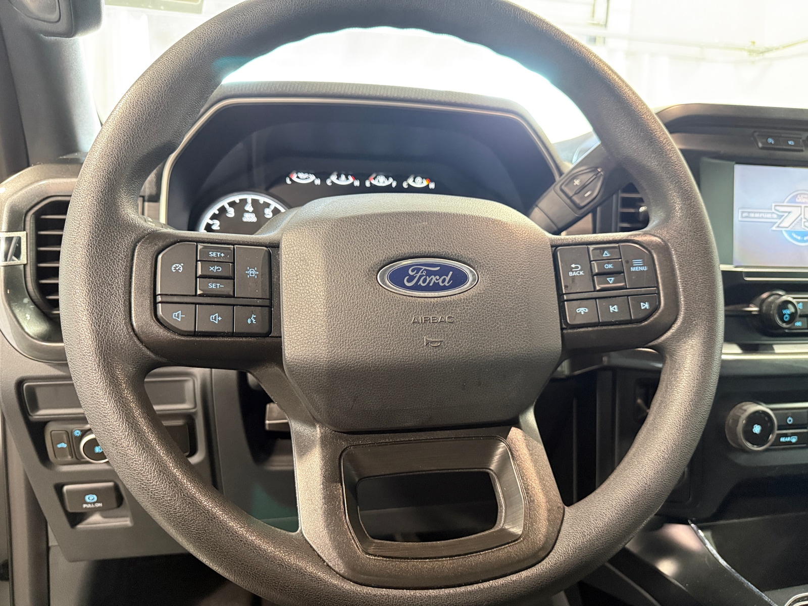 Thumbnail: 2023 Ford Econoline - 5