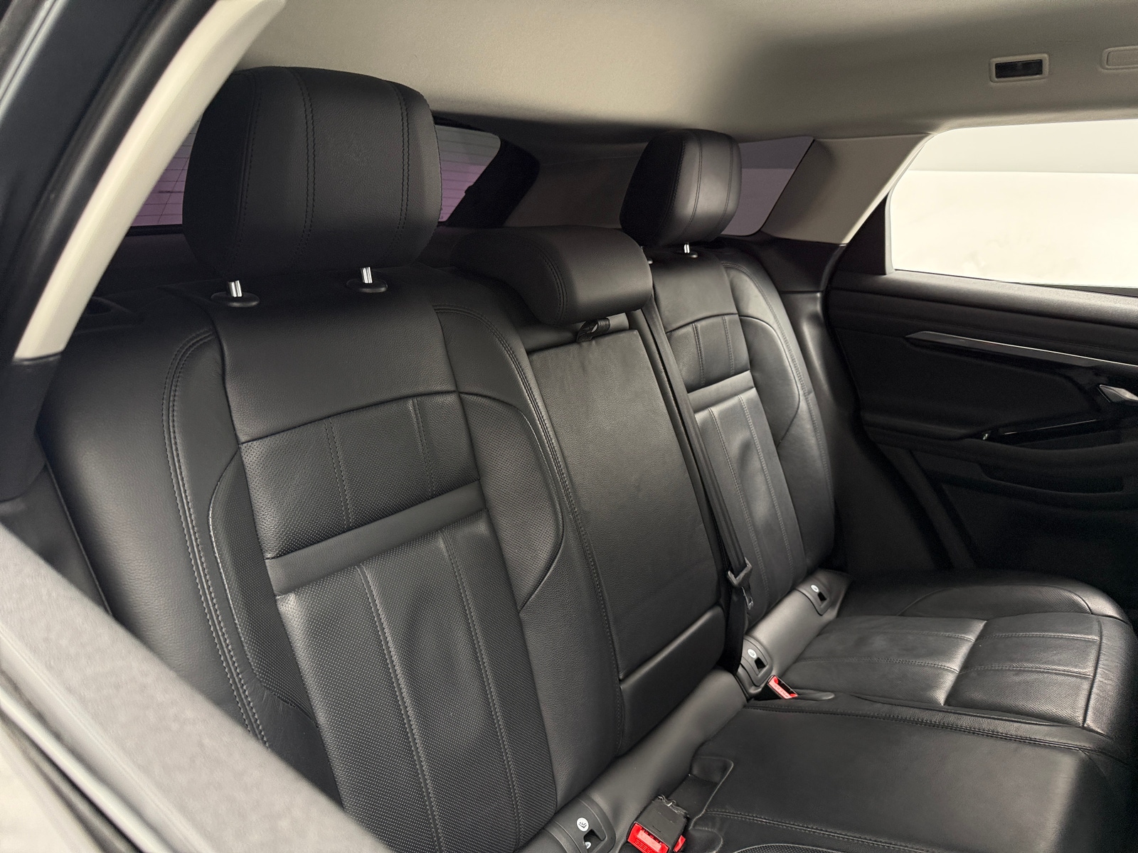 Thumbnail: 2020 Land Rover Range Rover Evoque - 5